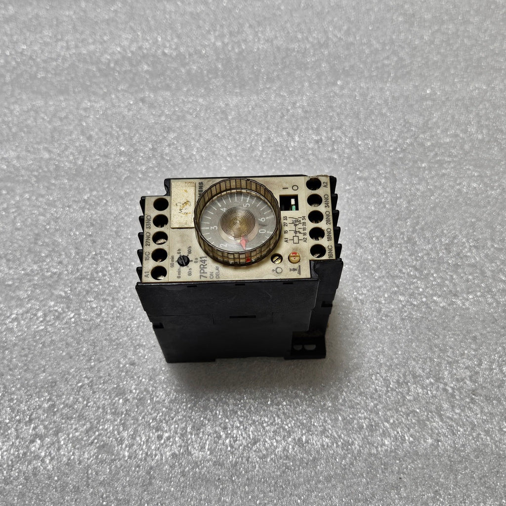 SIEMENS 7PR4140-6PM01  ON DELAY TIME RELAY