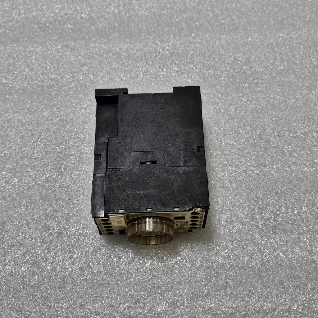 SIEMENS 7PR4140-6PM01  ON DELAY TIME RELAY