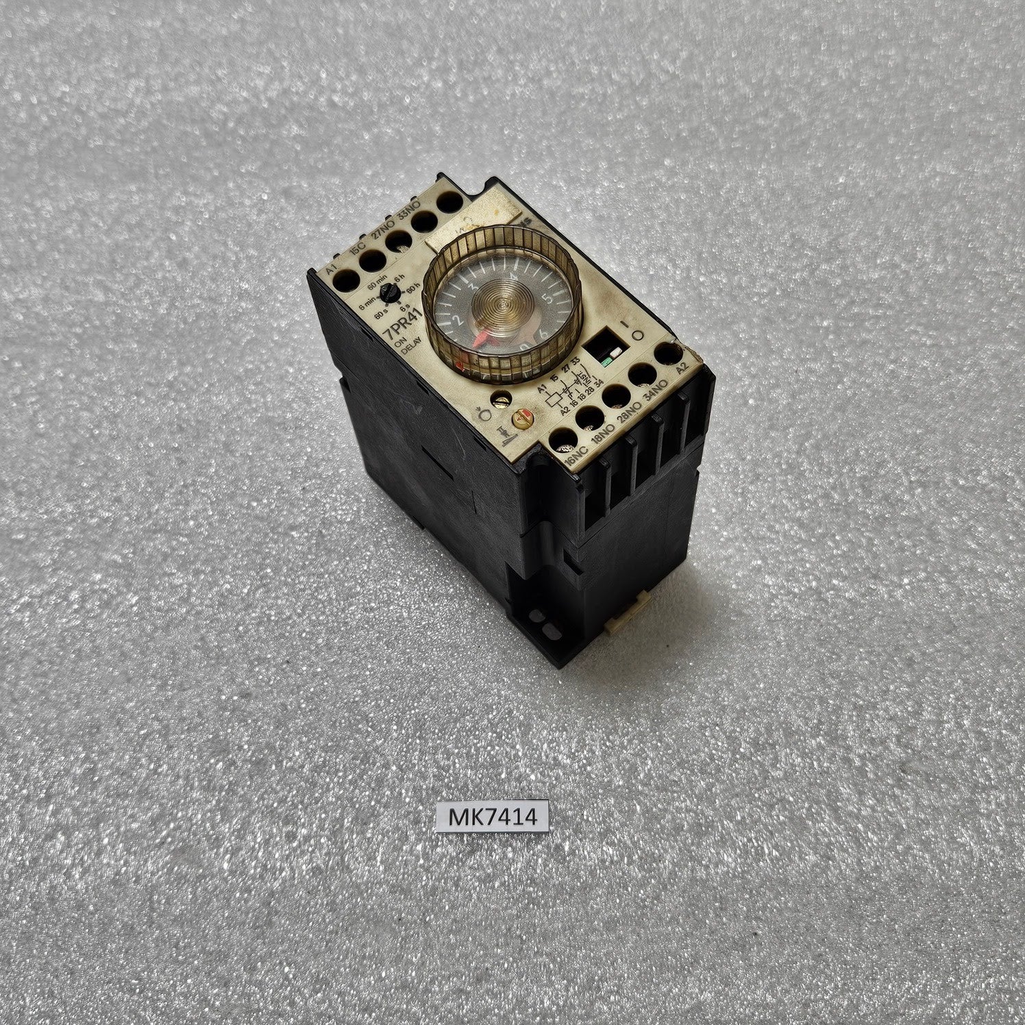 SIEMENS 7PR4140-6PM01  ON DELAY TIME RELAY