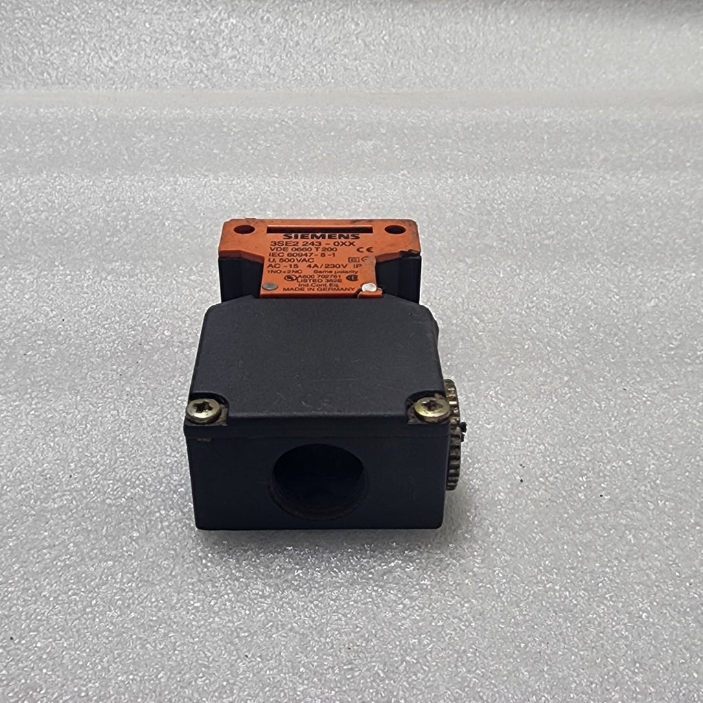 SIEMENS 3SE2 243-0XX SAFETY POSITION SWITCH