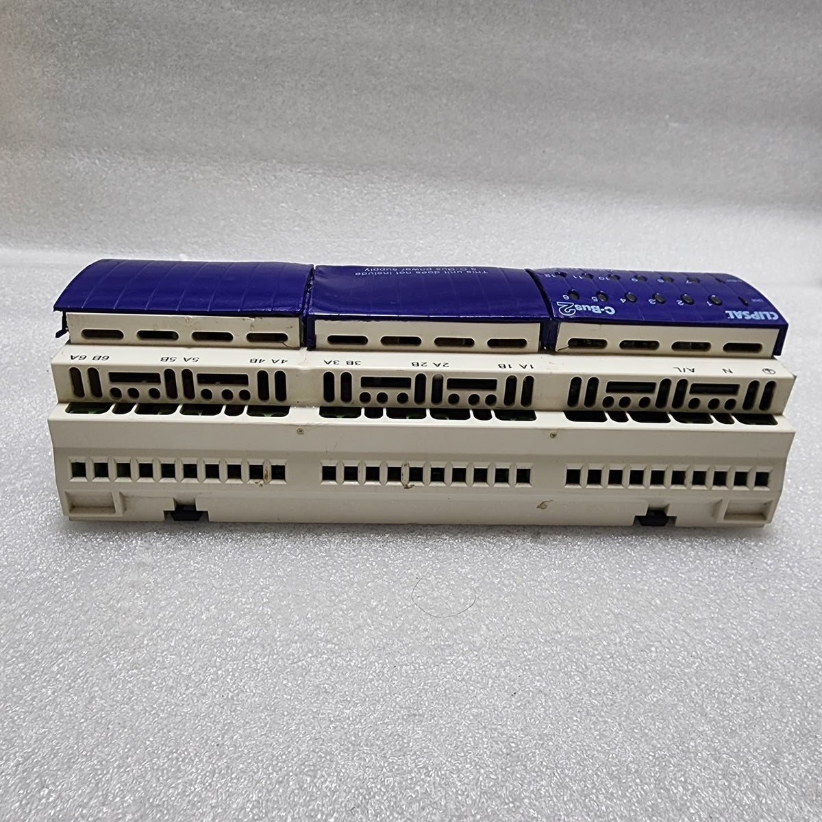 CLIPSAL L5512RVF 12-CHANNEL VOLTAGE FREE RELAY