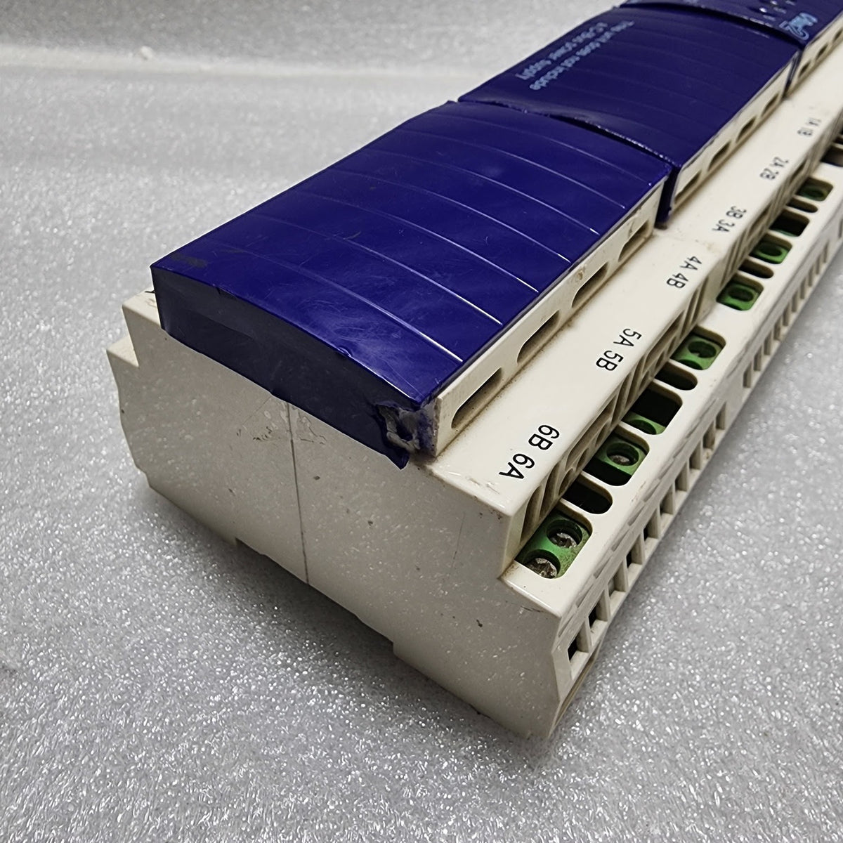 CLIPSAL L5512RVF 12-CHANNEL VOLTAGE FREE RELAY