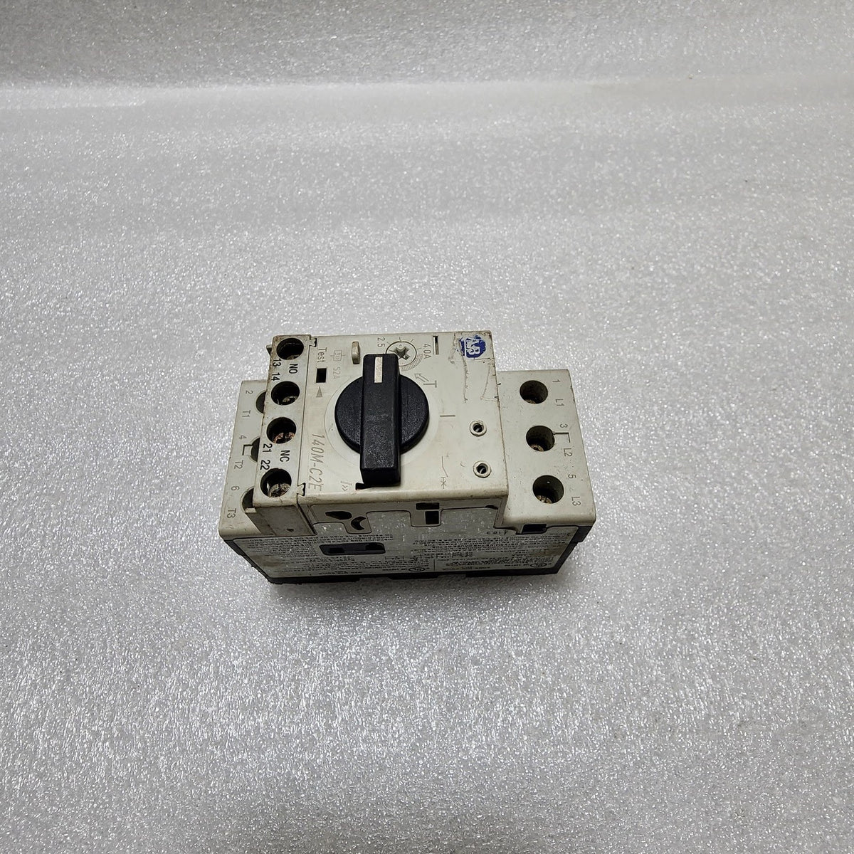ALLEN BRADLEY CAT 140M-C2E-B40 SER B CIRCUIT BREAKER