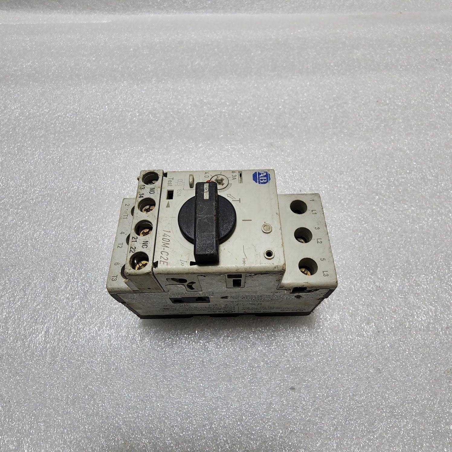 ALLEN BRADLEY CAT 140M-C2E-B63 SER A MOTOR CIRCUIT BREAKER
