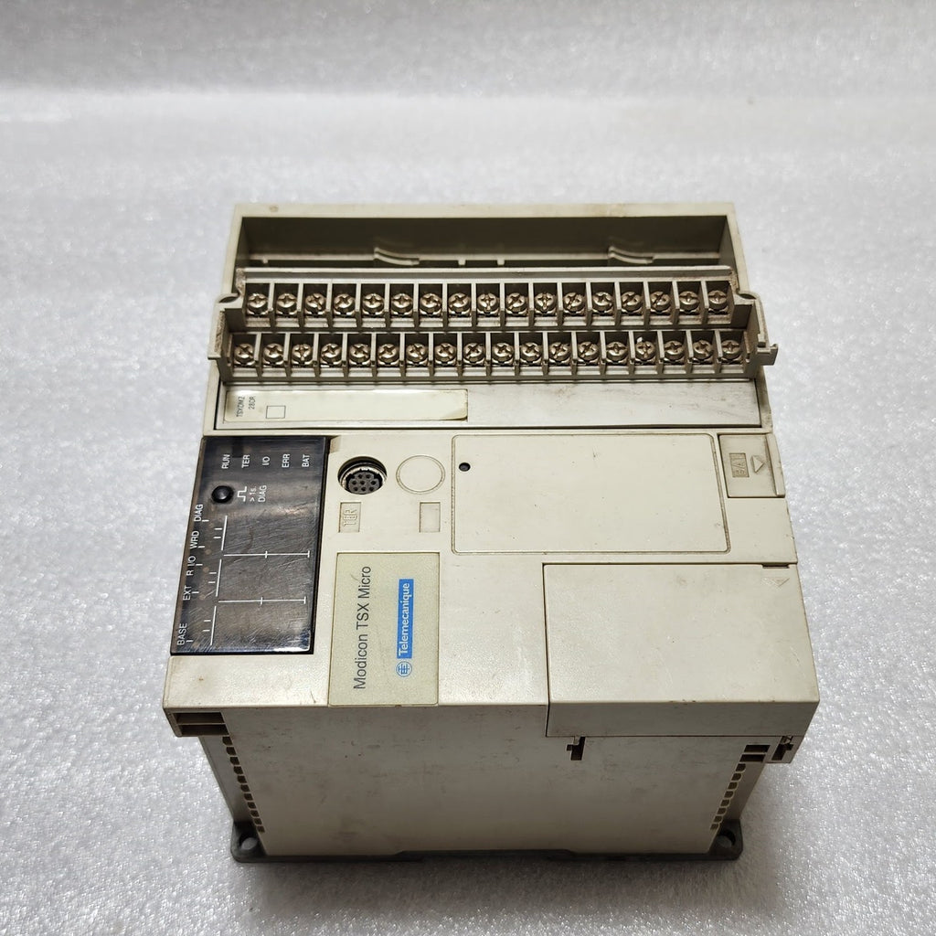 TSX 3705 AC PLC TSX3705001 I/O  TSXDMZ28DR