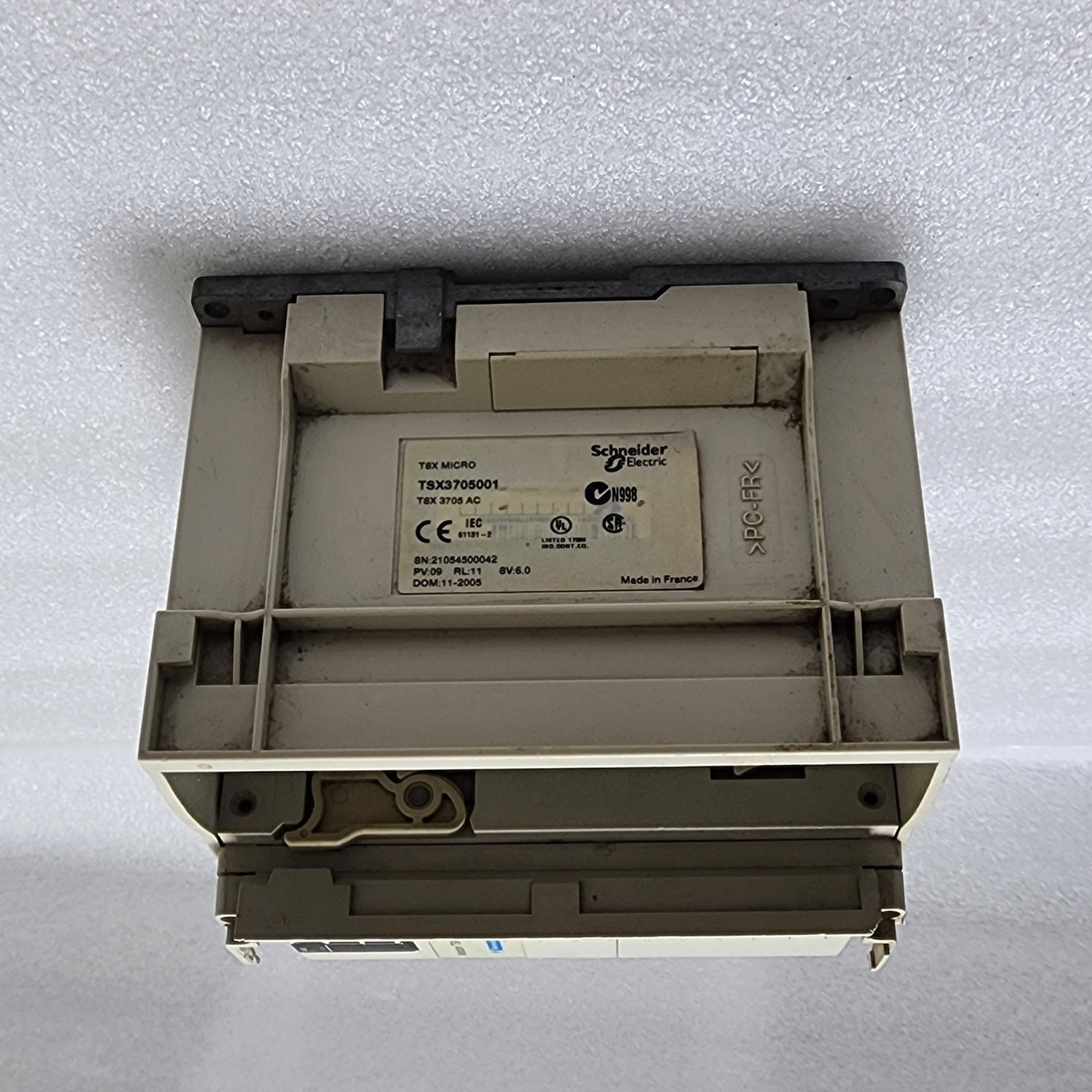 TSX 3705 AC PLC TSX3705001 I/O  TSXDMZ28DR