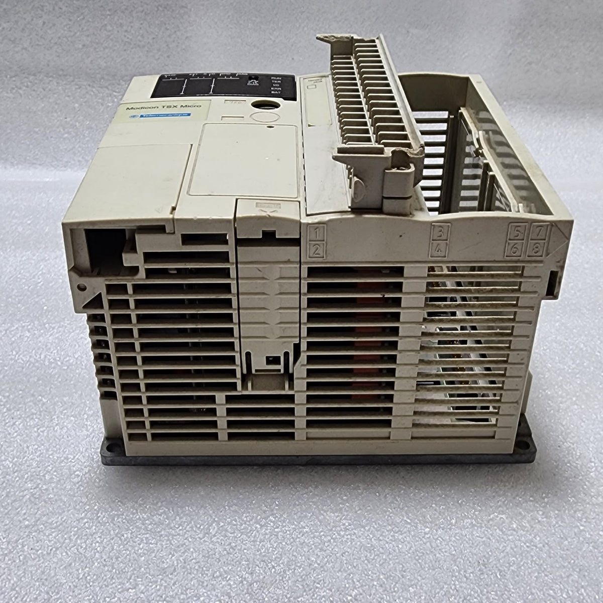 TSX 3705 AC PLC TSX3705001 I/O  TSXDMZ28DR
