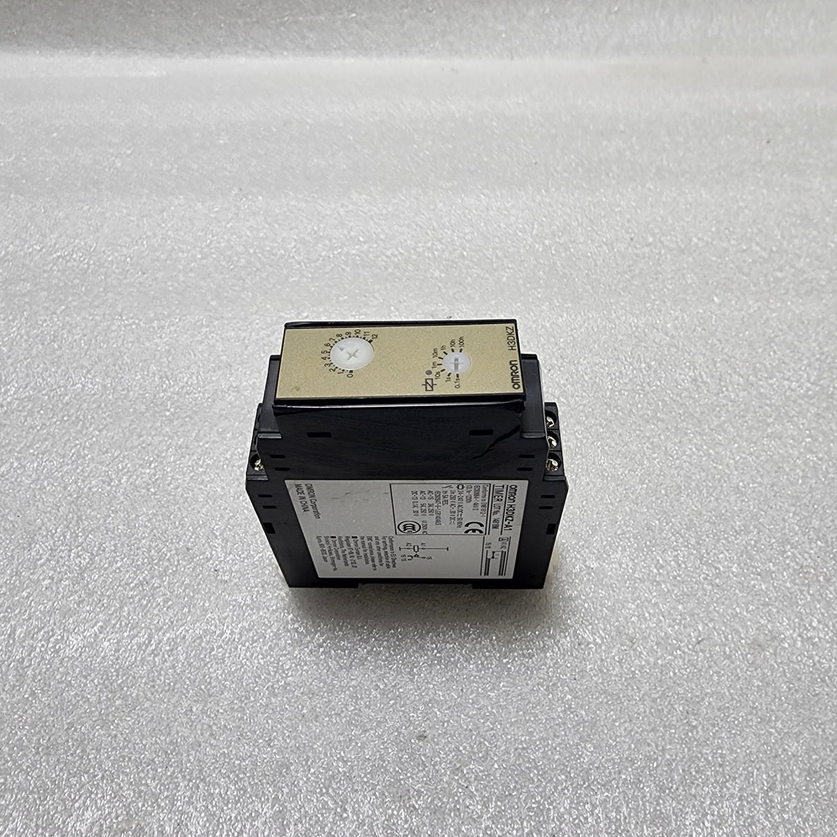 OMRON H3DKZ-A1 TIMER 0.1S-1200H 24-240V AC/DC