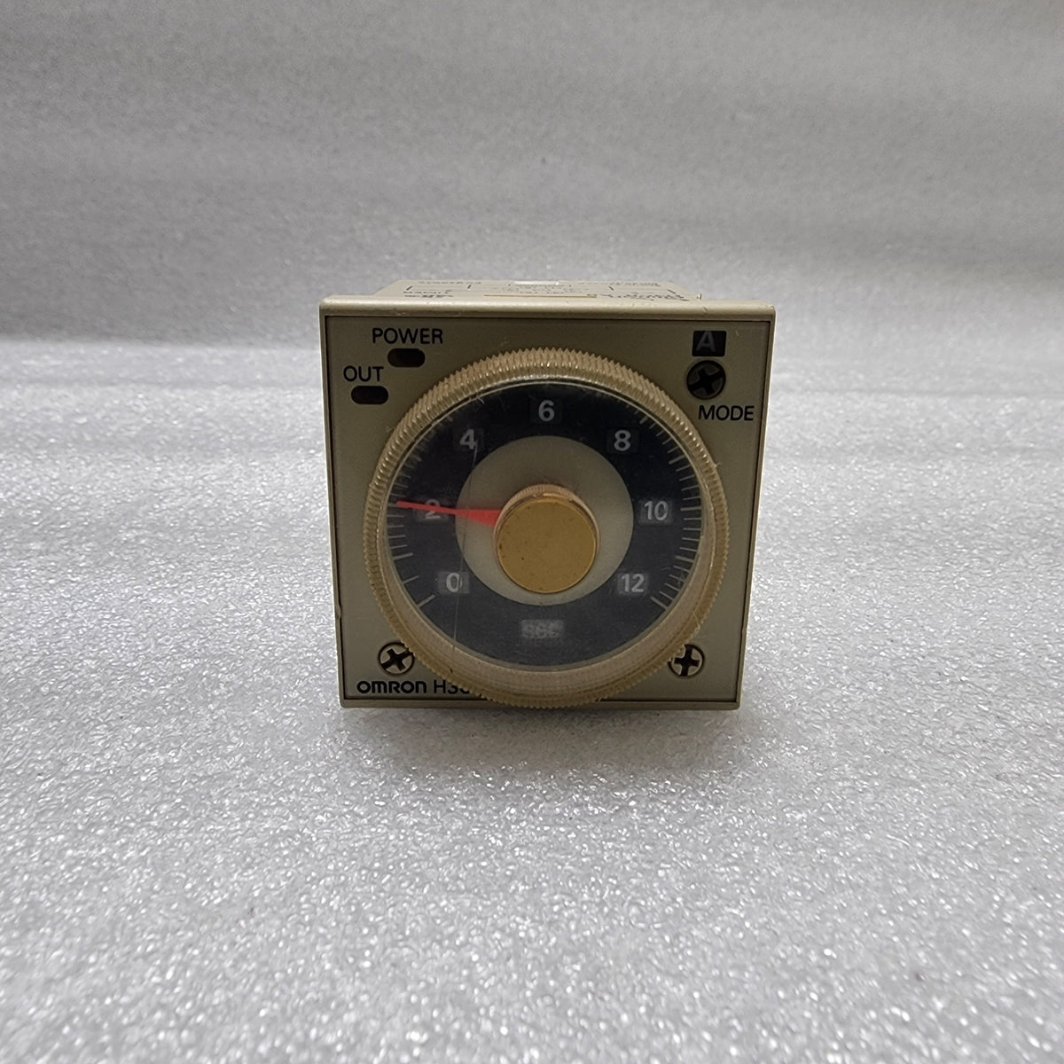 OMRON H3CR-A8  MULTIFUNCTION TIMER 100-240VAC LOT OF 8 UNIT