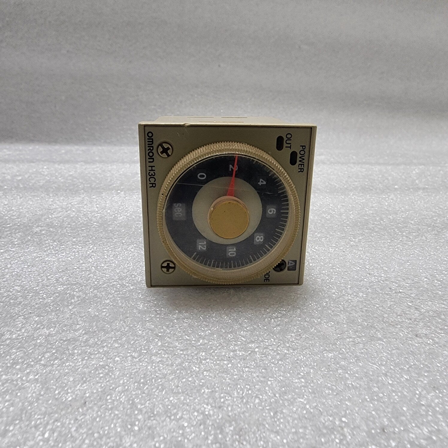 OMRON H3CR-A8  MULTIFUNCTION TIMER 100-240VAC LOT OF 8 UNIT
