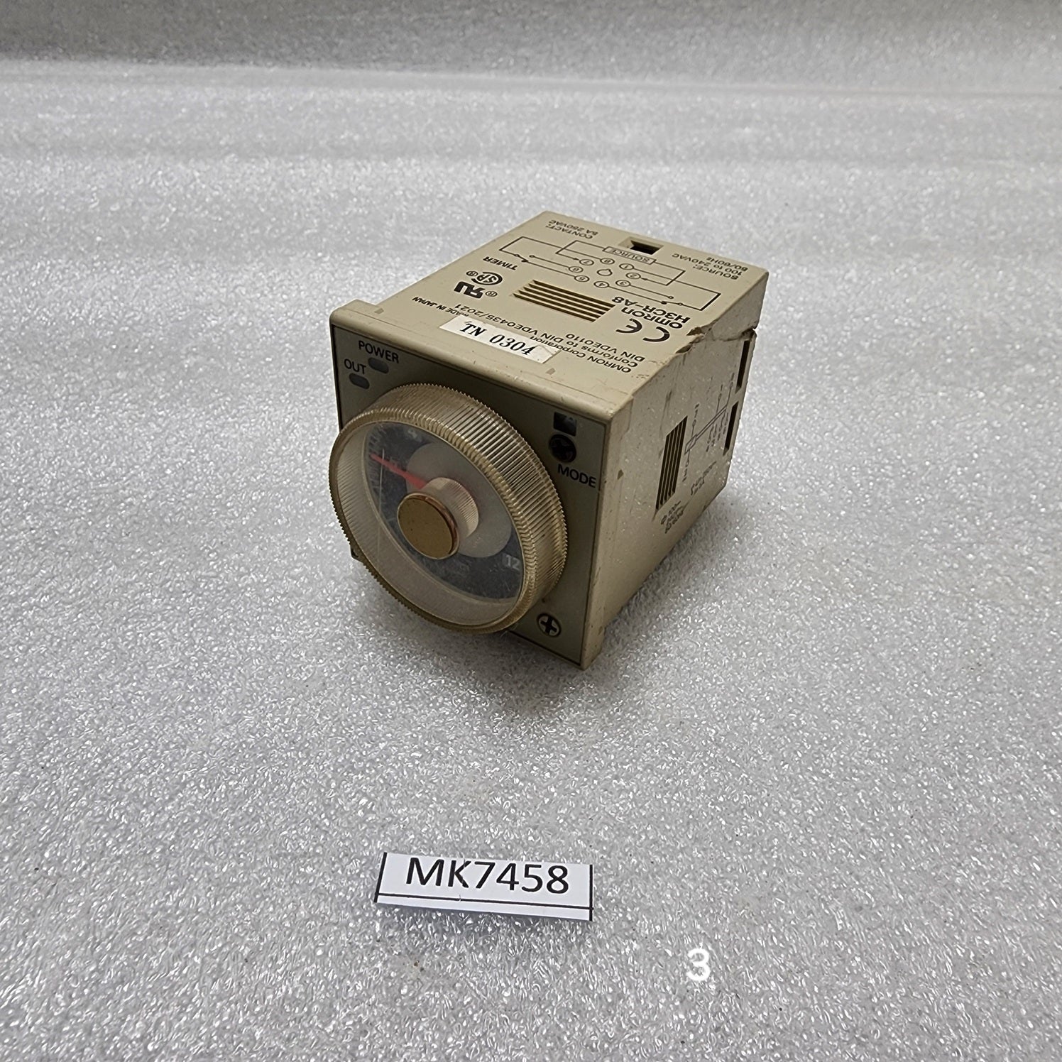 OMRON H3CR-A8  MULTIFUNCTION TIMER 100-240VAC LOT OF 8 UNIT