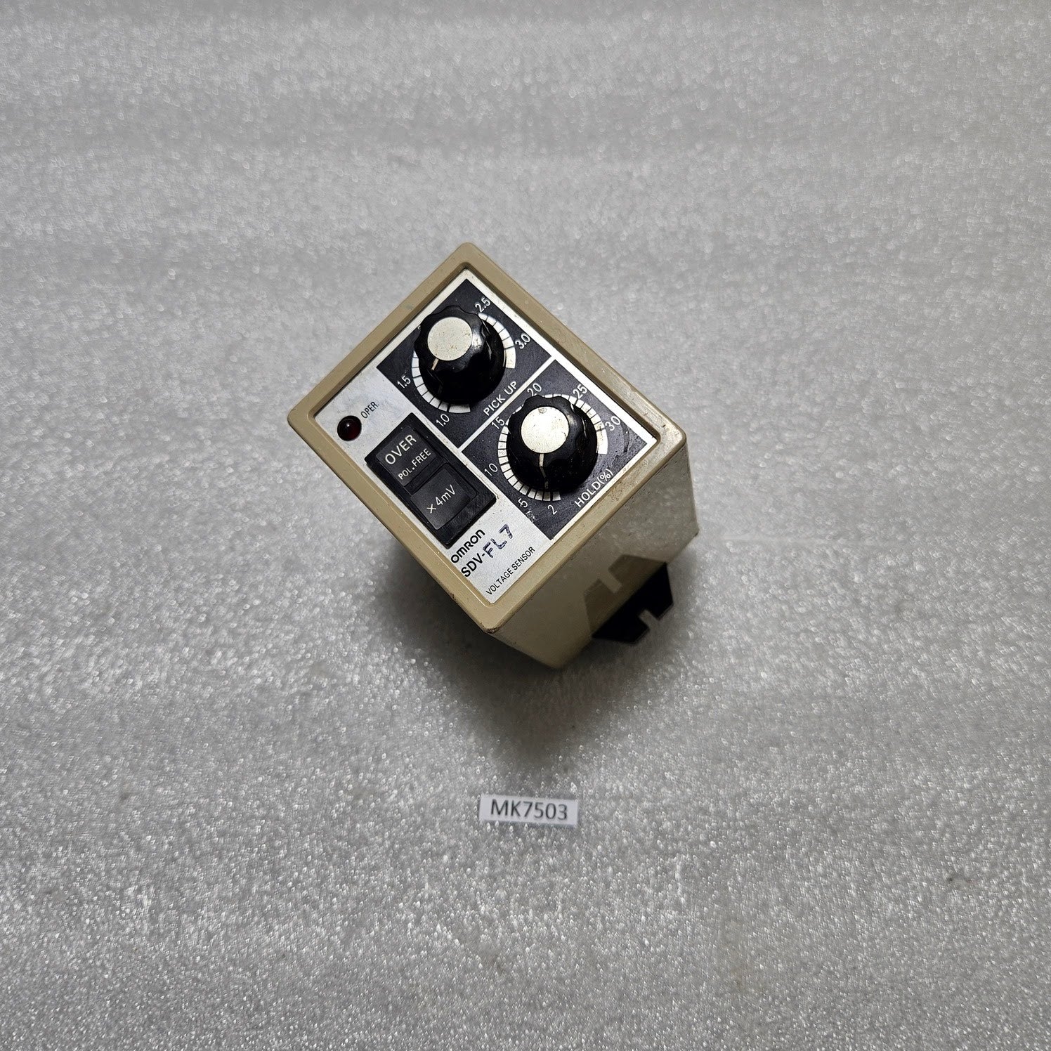 OMRON SDV-FL7 VOLTAGE SENSOR