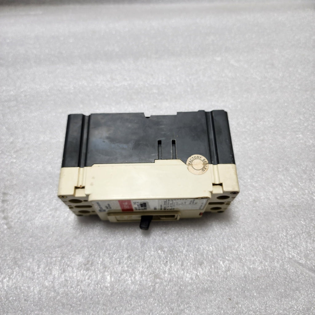 CUTLER HAMMER EHD 14K CIRCUIT BREAKER 40A EHD2040L 6638C93G89