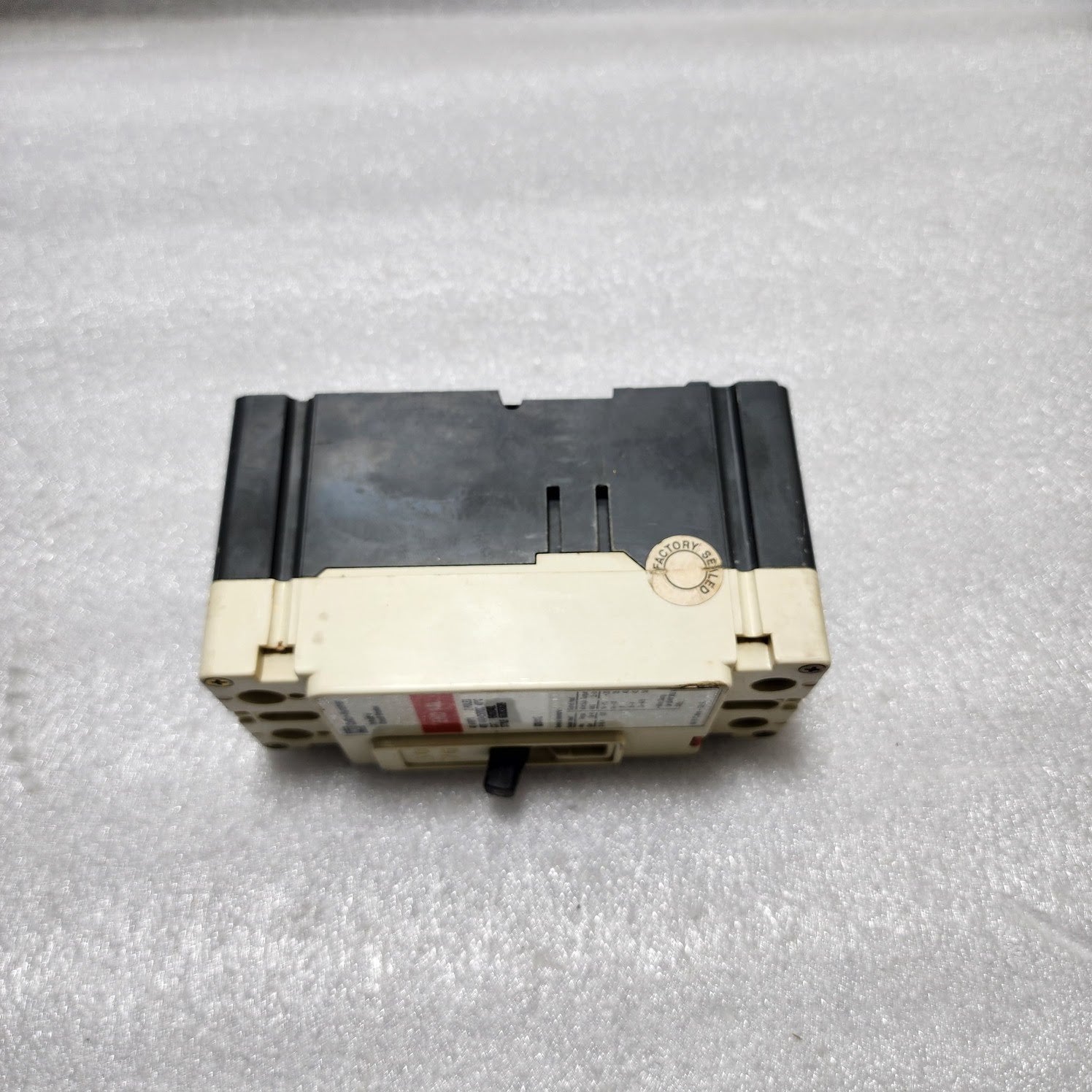 CUTLER HAMMER EHD 14K CIRCUIT BREAKER 40A EHD2040L 6638C93G89