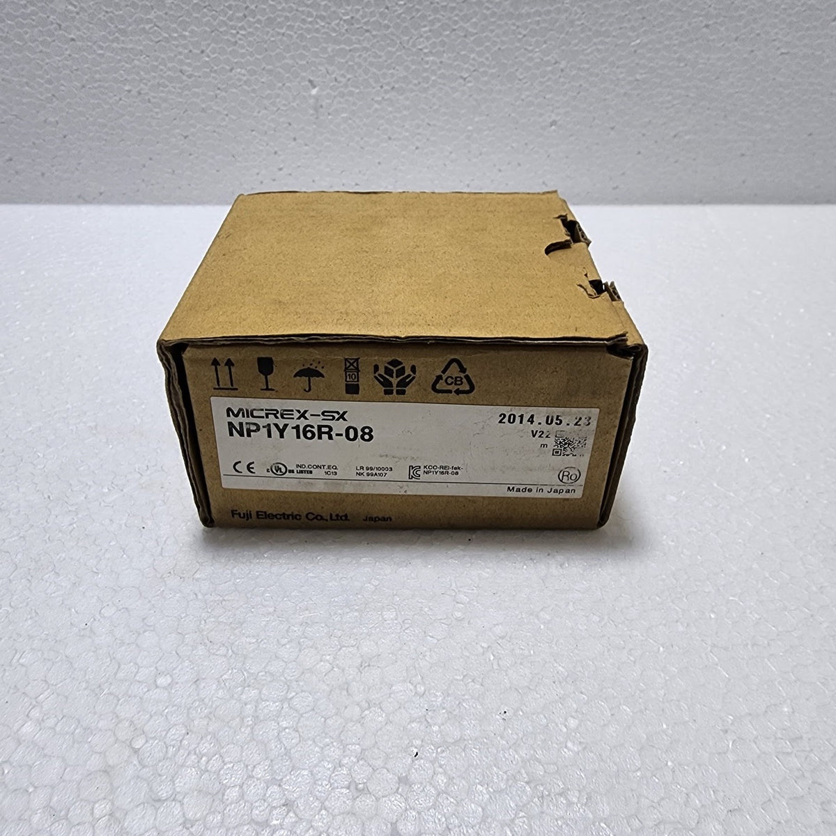 FUJI ELECTRIC NP1Y16R-08 DIGITAL OUTPUT MODULE