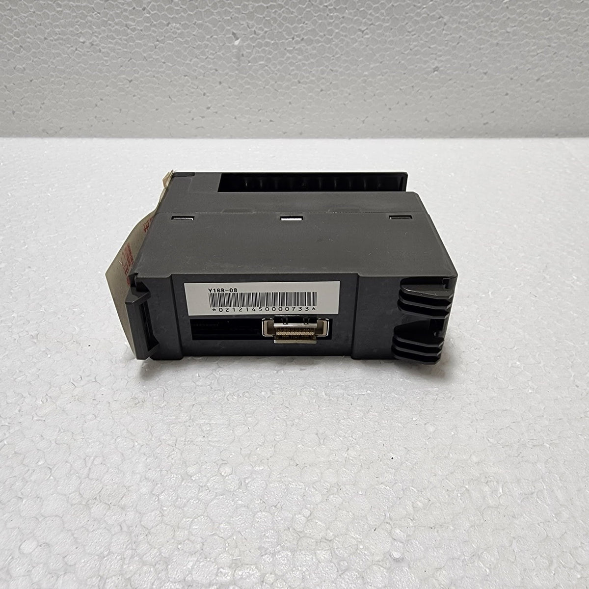 FUJI ELECTRIC NP1Y16R-08 DIGITAL OUTPUT MODULE