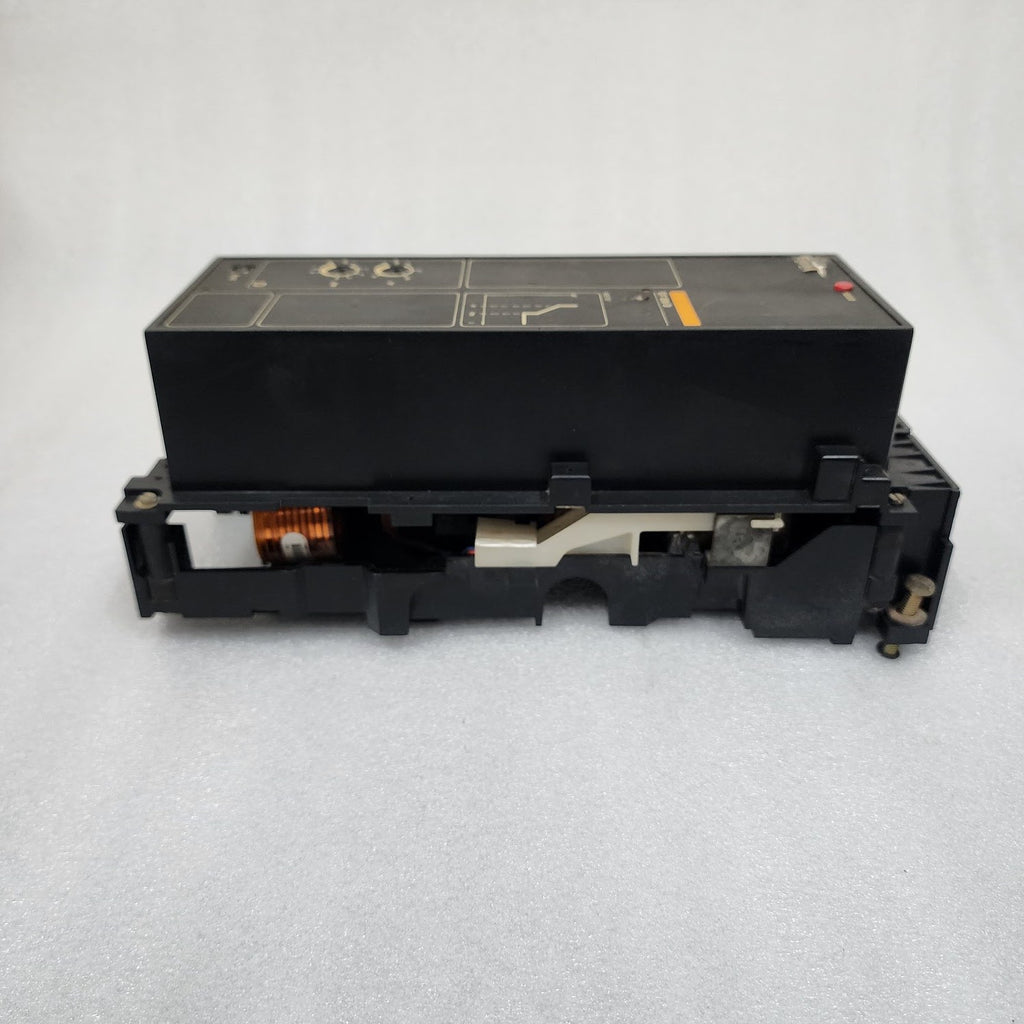 MERLIN GERIN ST208D CIRCUIT BREAKER CONTROL TRIP UNIT 250A 685787