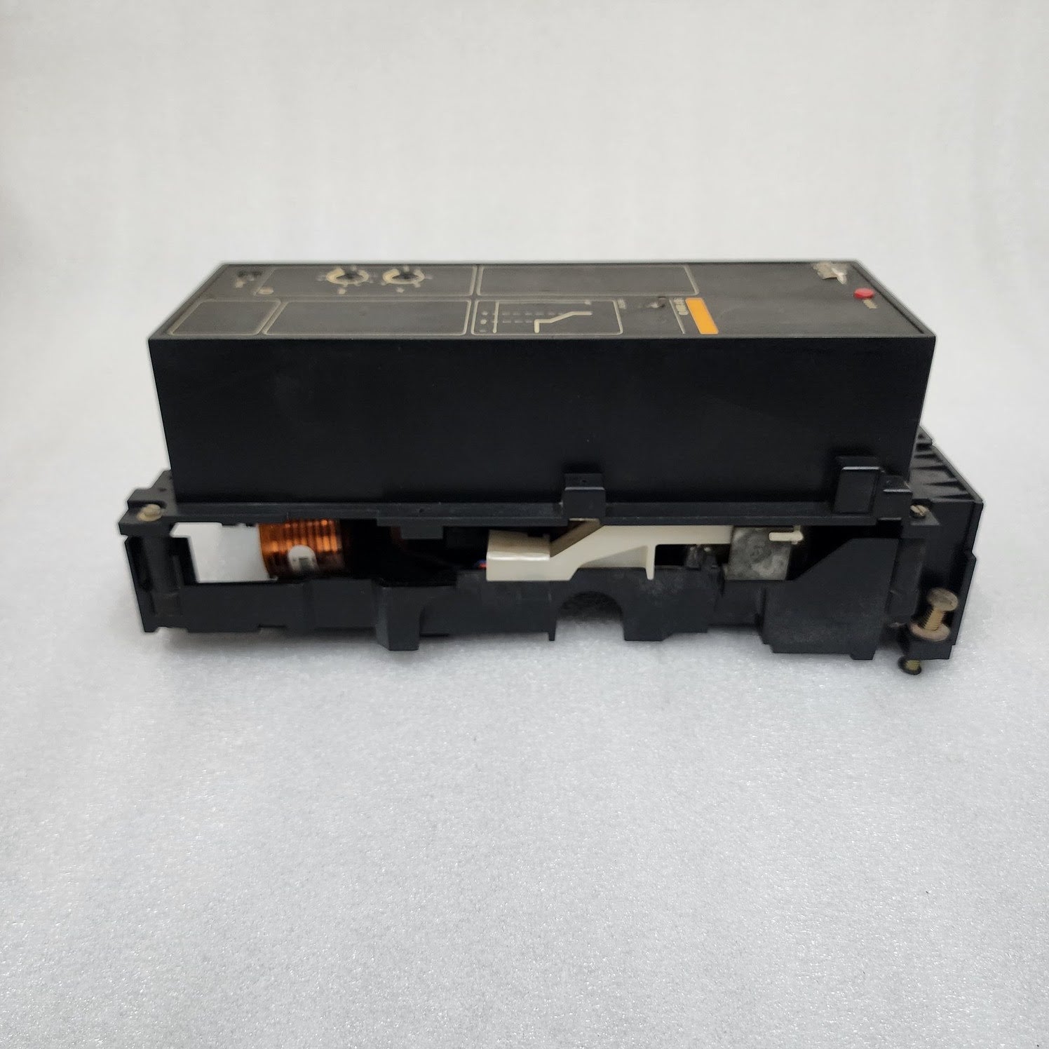 MERLIN GERIN ST208D CIRCUIT BREAKER CONTROL TRIP UNIT 250A 685787