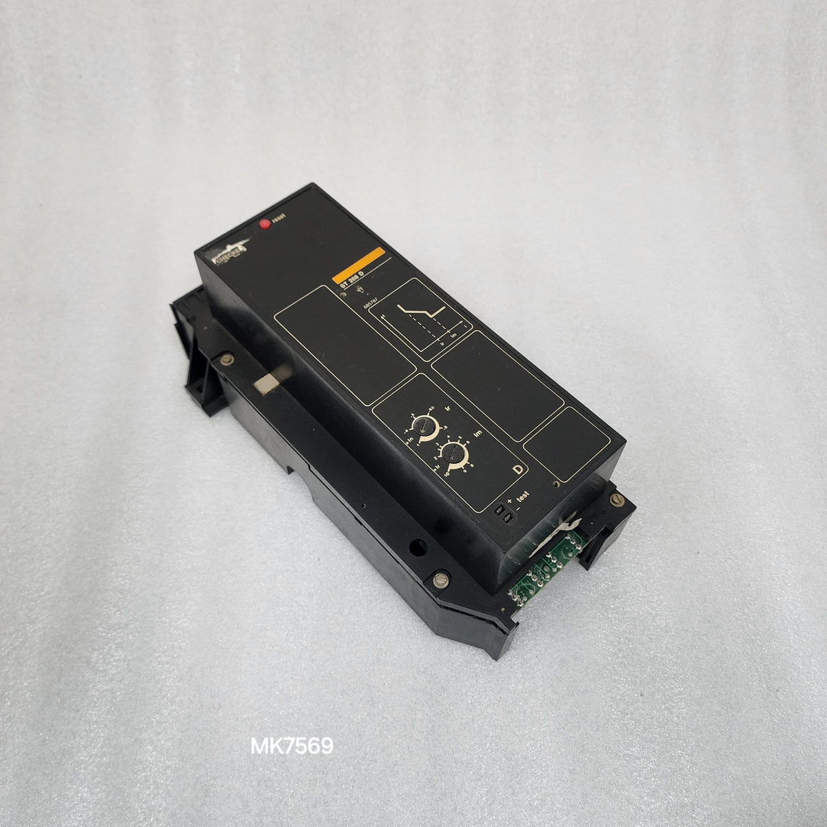 MERLIN GERIN ST208D CIRCUIT BREAKER CONTROL TRIP UNIT 250A 685787