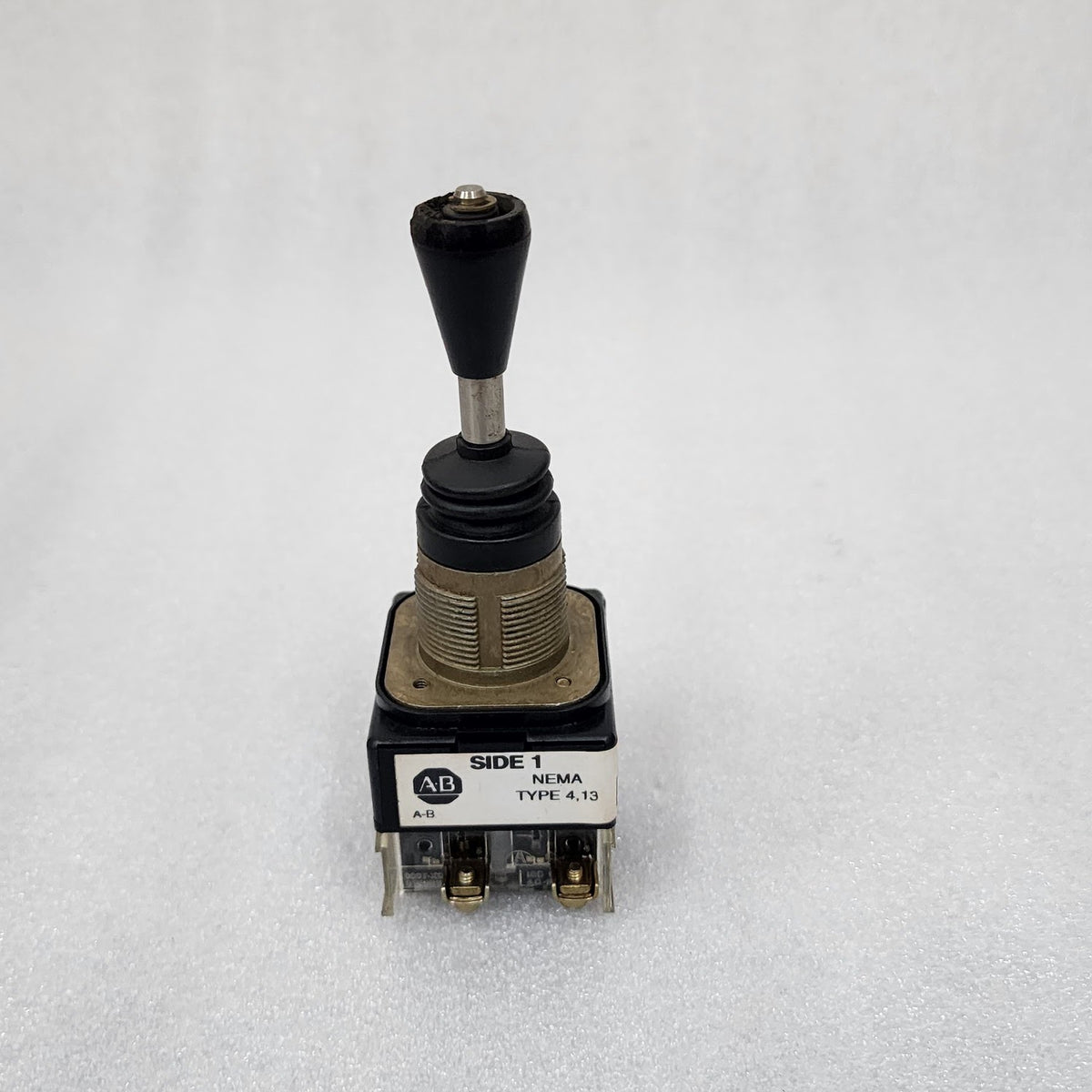 ALLEN BRADLEY 800T-T2F3 SER T JOY STICK