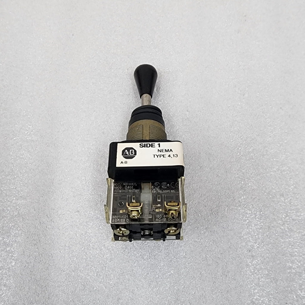 ALLEN BRADLEY 800T-T2F3 SER T JOY STICK