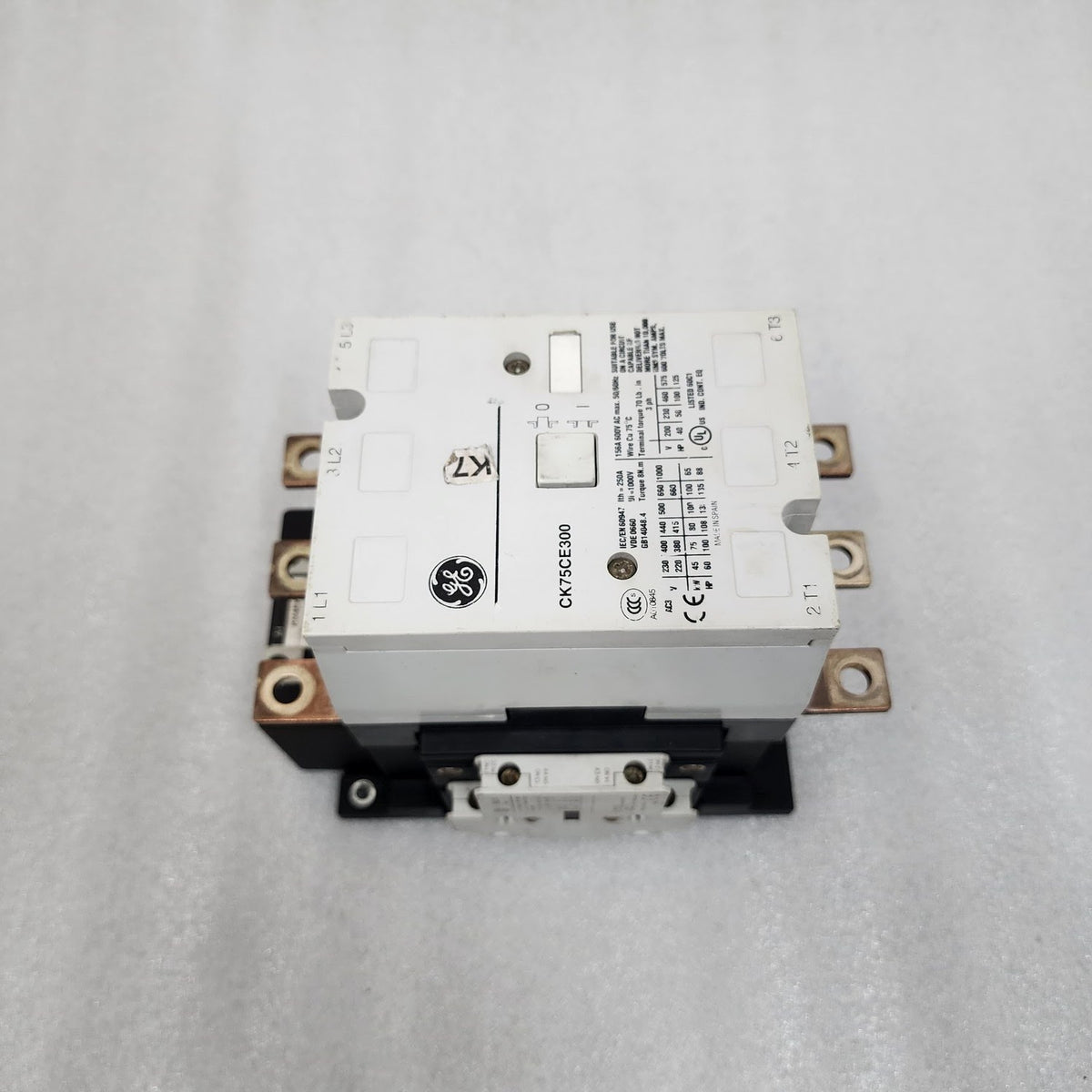GENERAL ELECTRIC CK75CE300 3-POLE CIRCUIT BREAKER 250A 24VDC