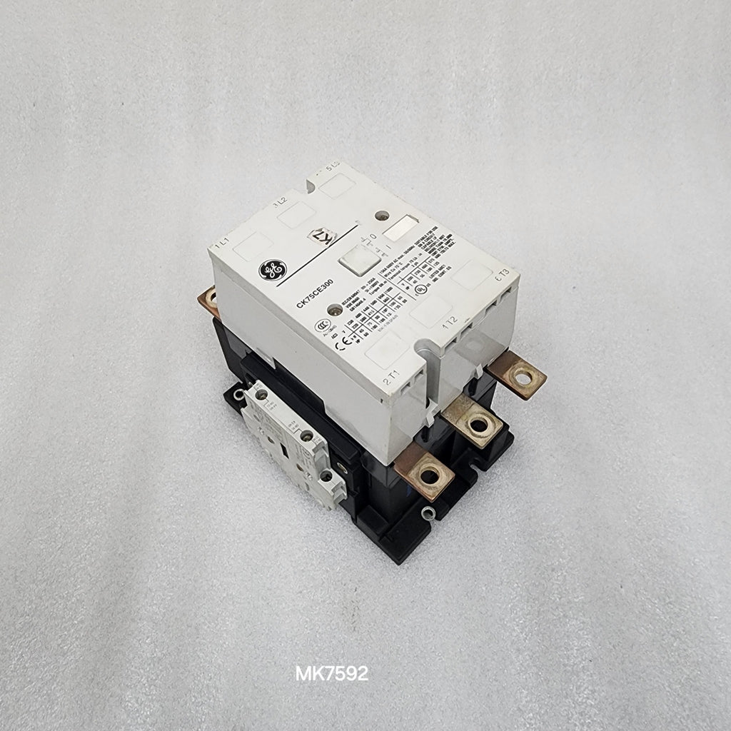 GENERAL ELECTRIC CK75CE300 3-POLE CIRCUIT BREAKER 250A 24VDC