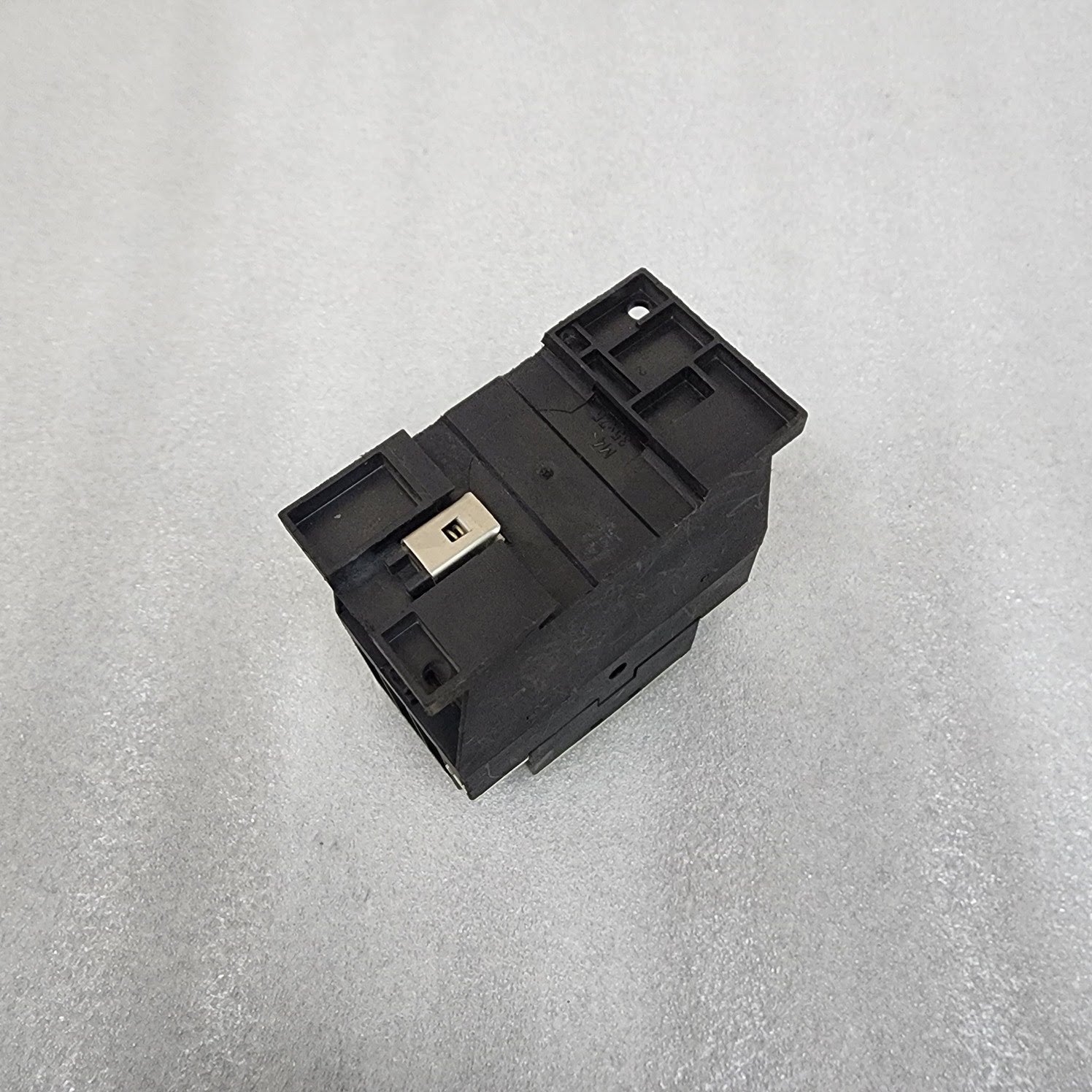 EATON DIL M17-10 3-POLE CONTACTOR XTCE018C10 24-27VDC
