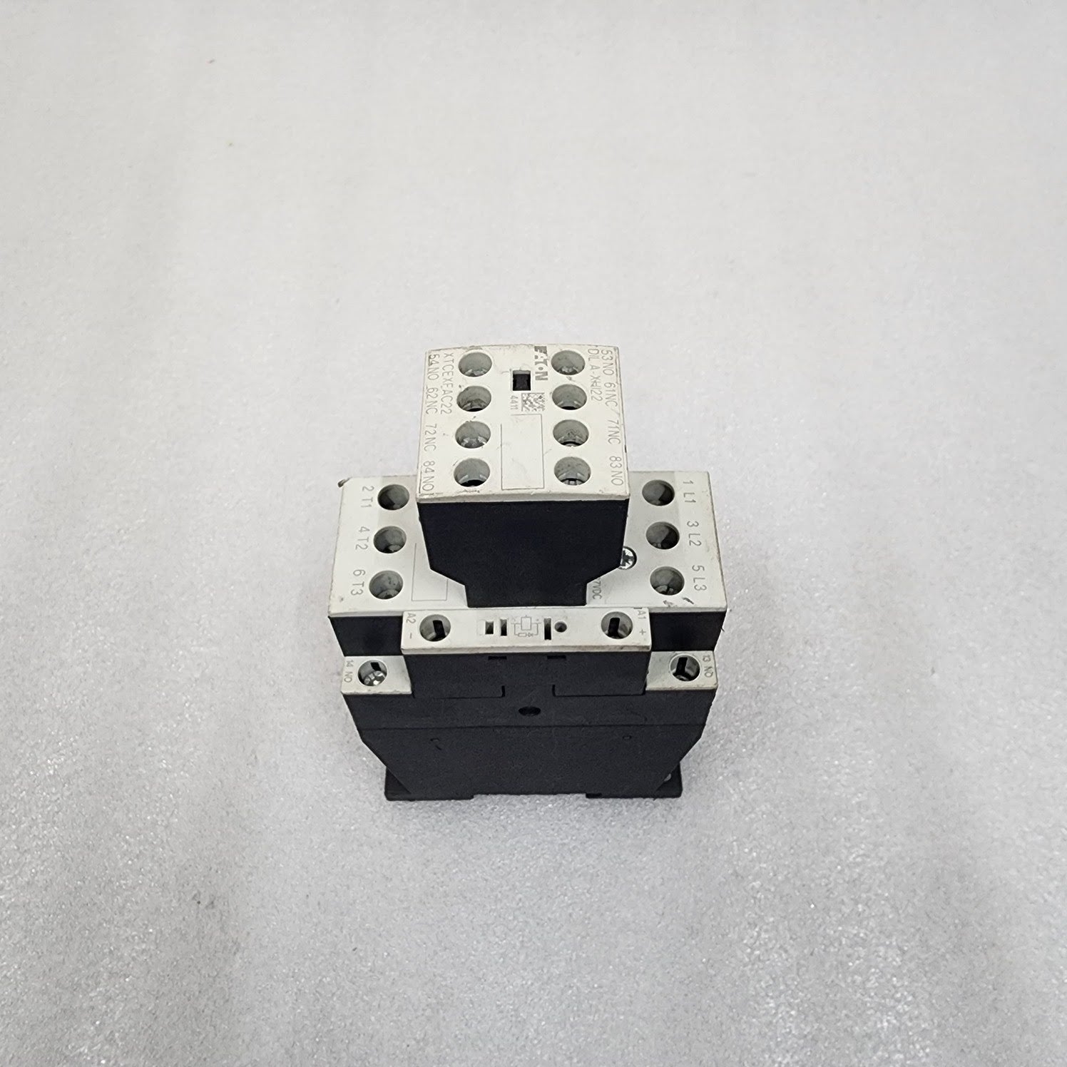 EATON DIL M17-10 3-POLE CONTACTOR XTCE018C10 24-27VDC XTCEXFAC22