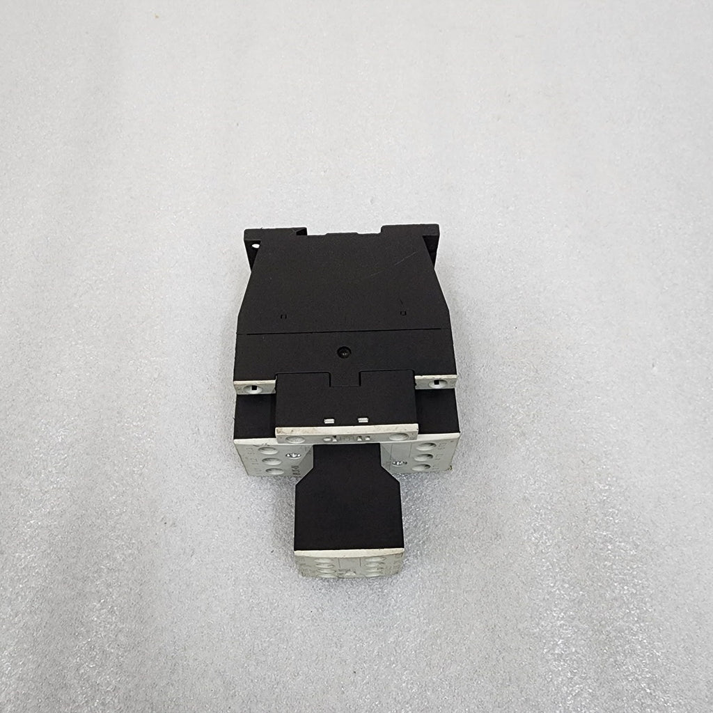 EATON DIL M17-10 3-POLE CONTACTOR XTCE018C10 24-27VDC XTCEXFAC22