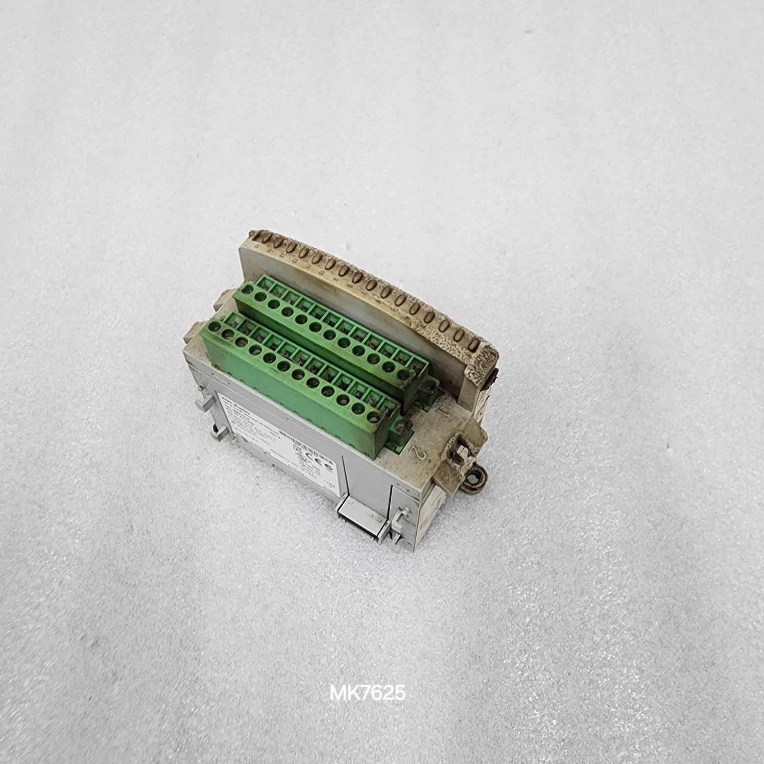 ALLEN BRADLEY CAT 2085-IQ16 SER A 74699 (BODY BURNED) WORKING