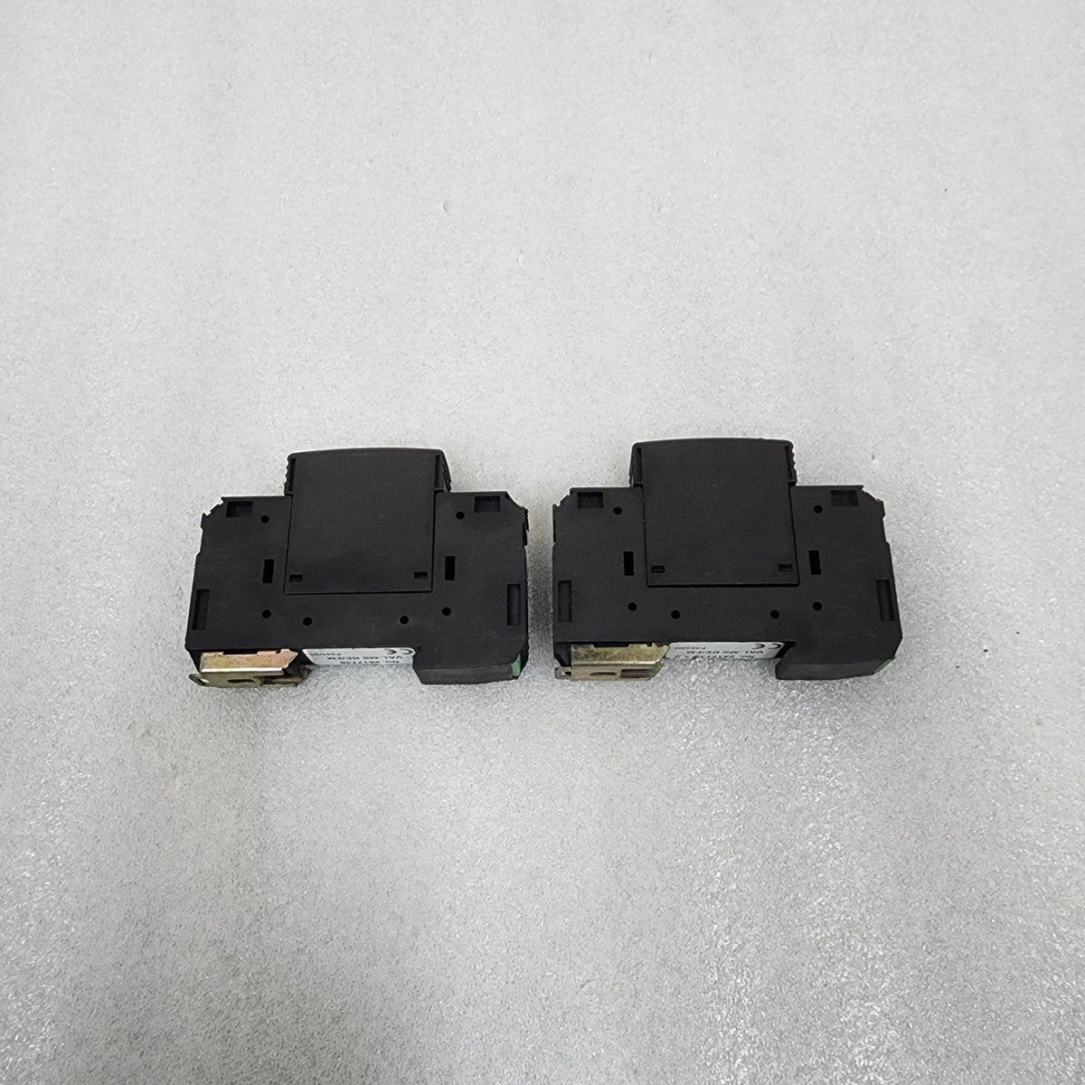 PHOENIX CONTACT VAL-MS 230 ST VALVE TRAB 2798844 275VAC LOT OF 2 UNIT