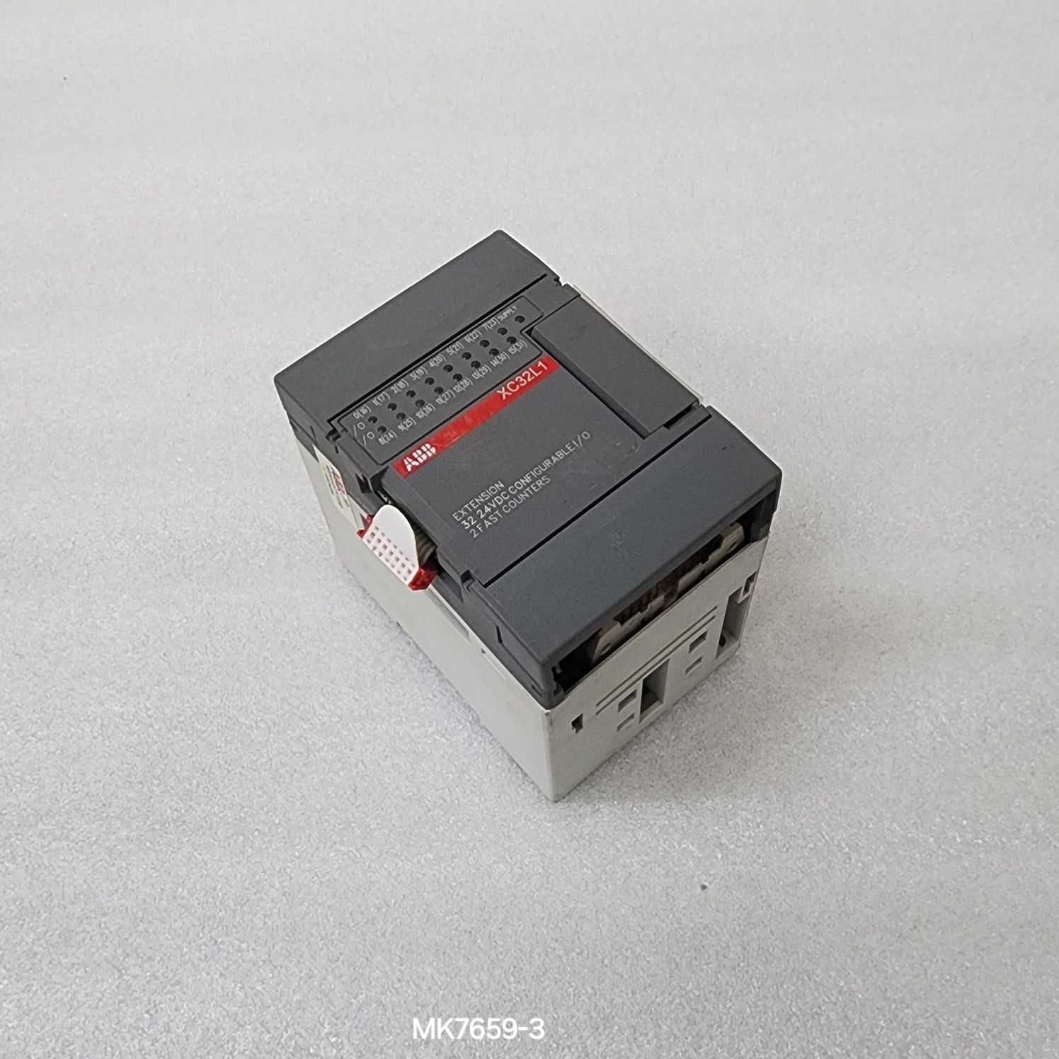 ABB XC32L1-B4.0 EXTENSION I/O MODULE 1SBP260110R1001