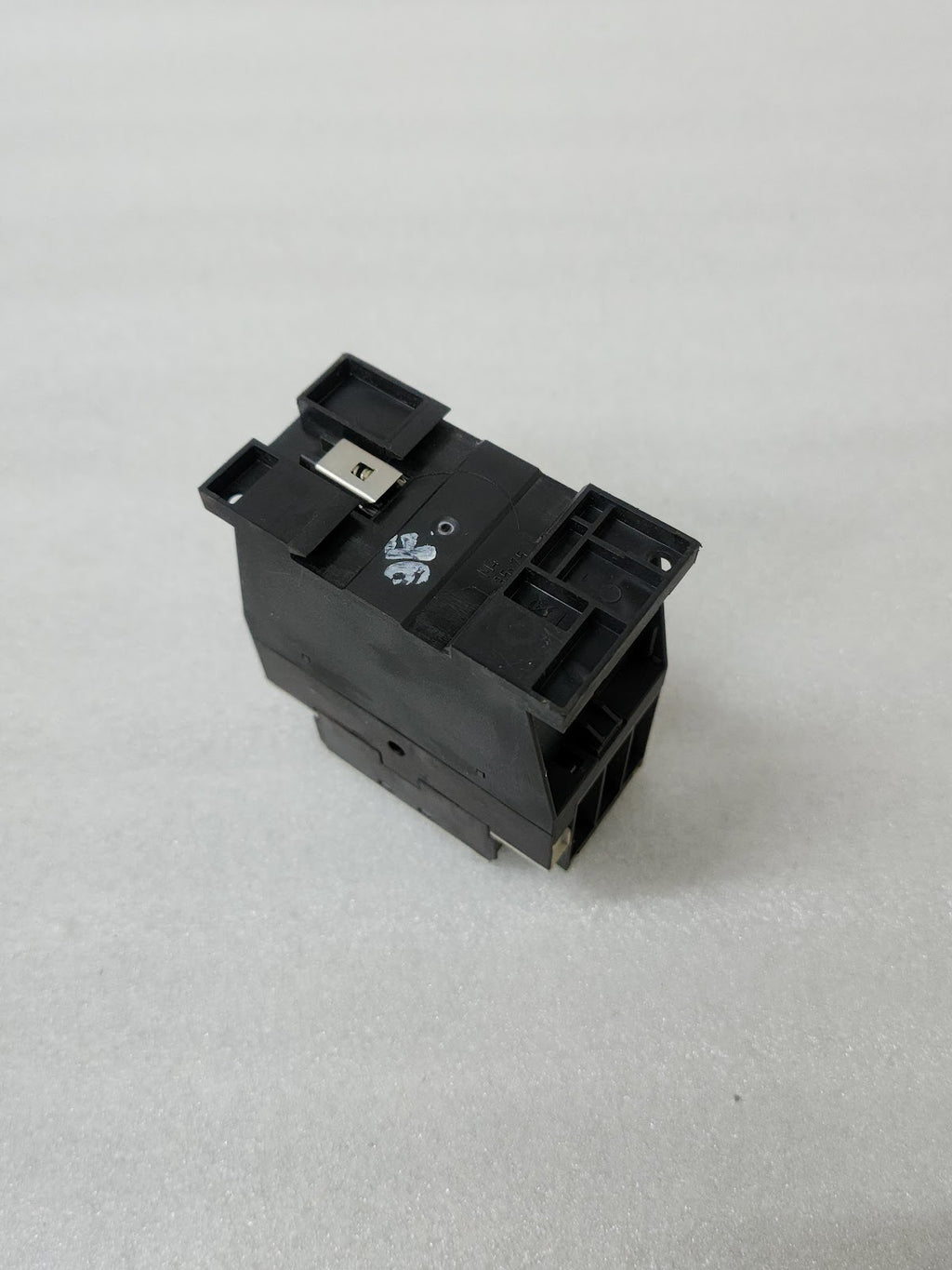 EATON DIL M17-01 MAGNETIC CONTACTOR XTCE018C01 230V