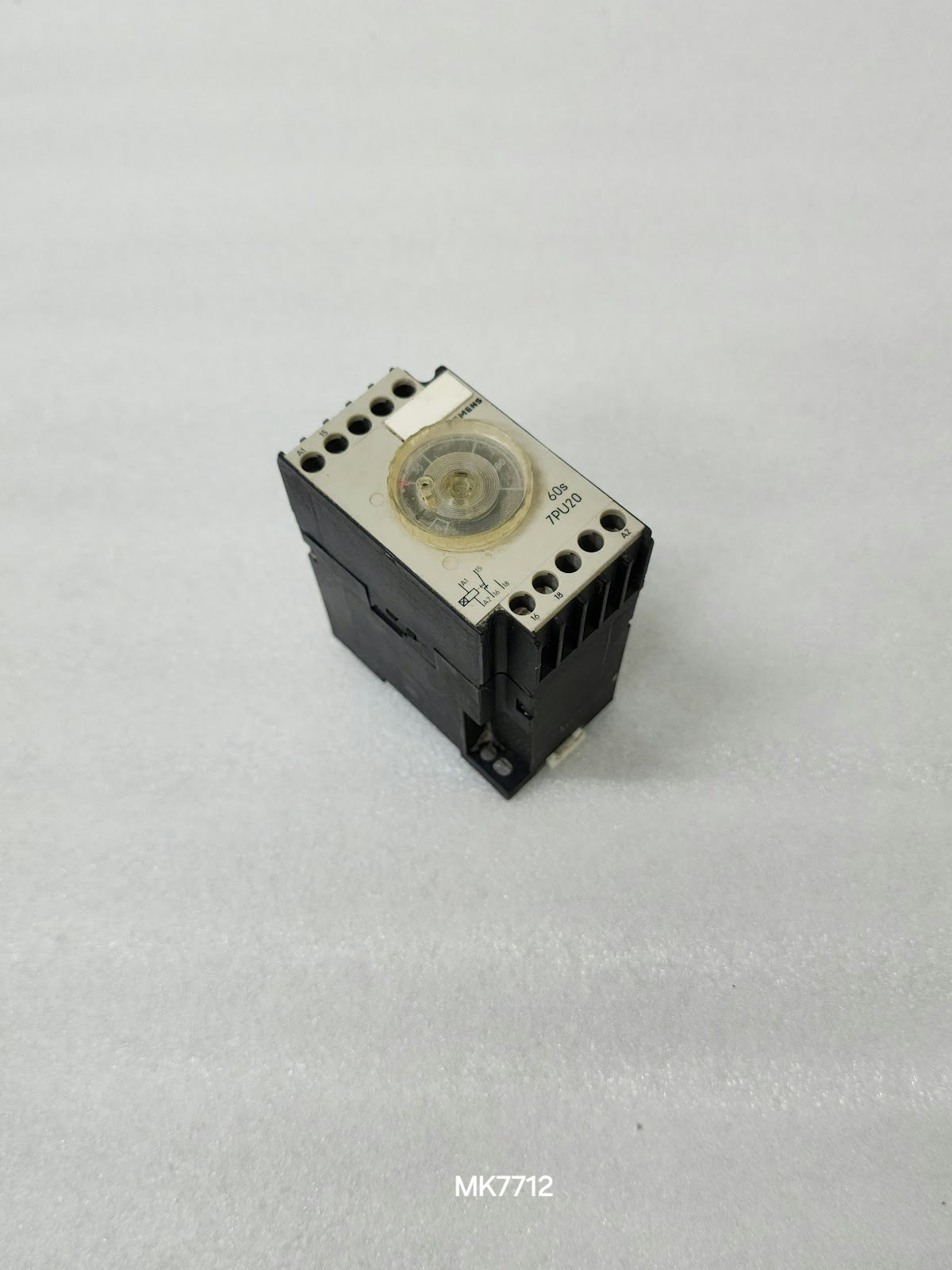 SIEMENS 7PU2040-2AK30 TIMER RELAY 120-127V