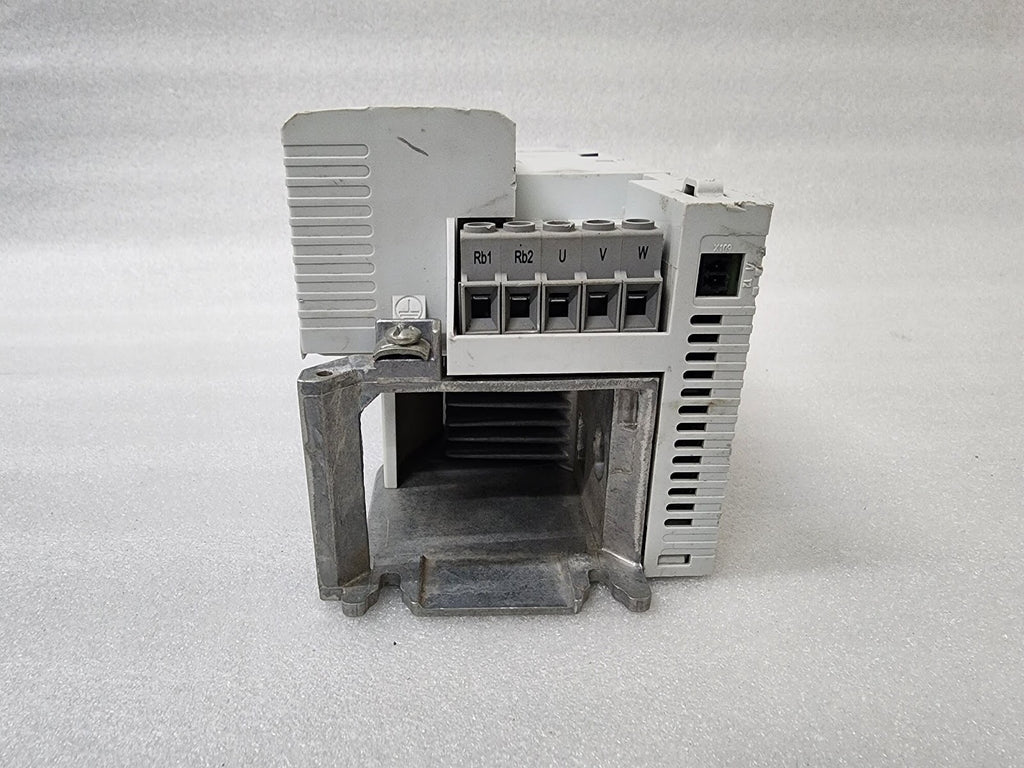 LENZE I5DBE275F10V10000S INVERTER I5D7.5/400-3 POWER UNIT 10HP MADE IN GERMANY