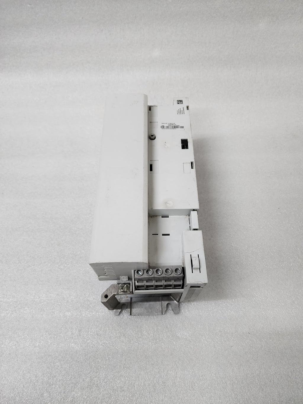 LENZE I5DBE311F10V10000S INVERTER DRIVE 11KW/15HP 0-400/480VAC MADE IN GERMANY