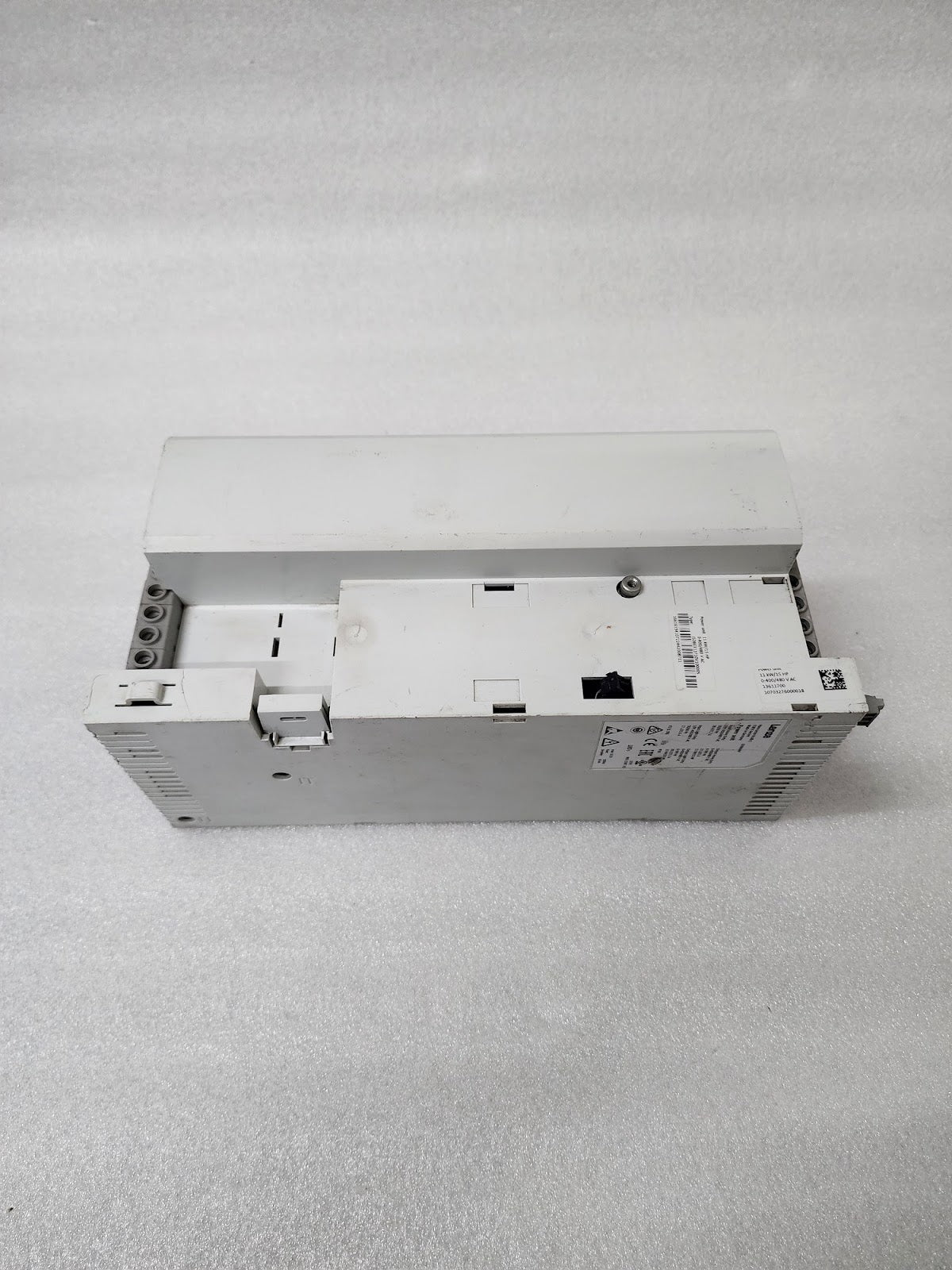 LENZE I5DBE311F10V10000S INVERTER DRIVE 11KW/15HP 0-400/480VAC MADE IN GERMANY