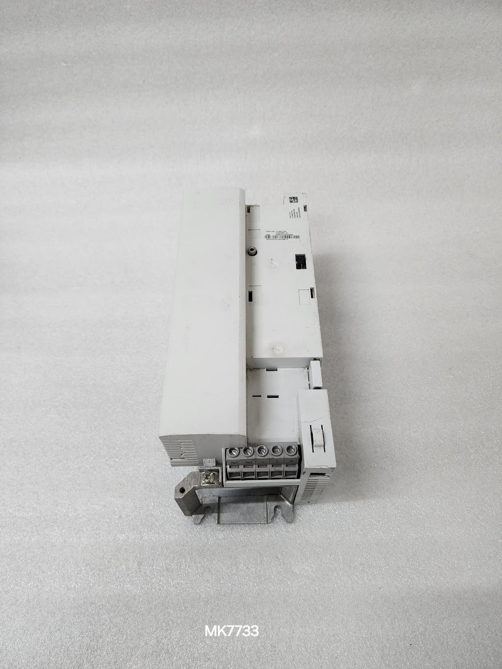 LENZE I5DBE311F10V10000S INVERTER DRIVE 11KW/15HP 0-400/480VAC MADE IN GERMANY