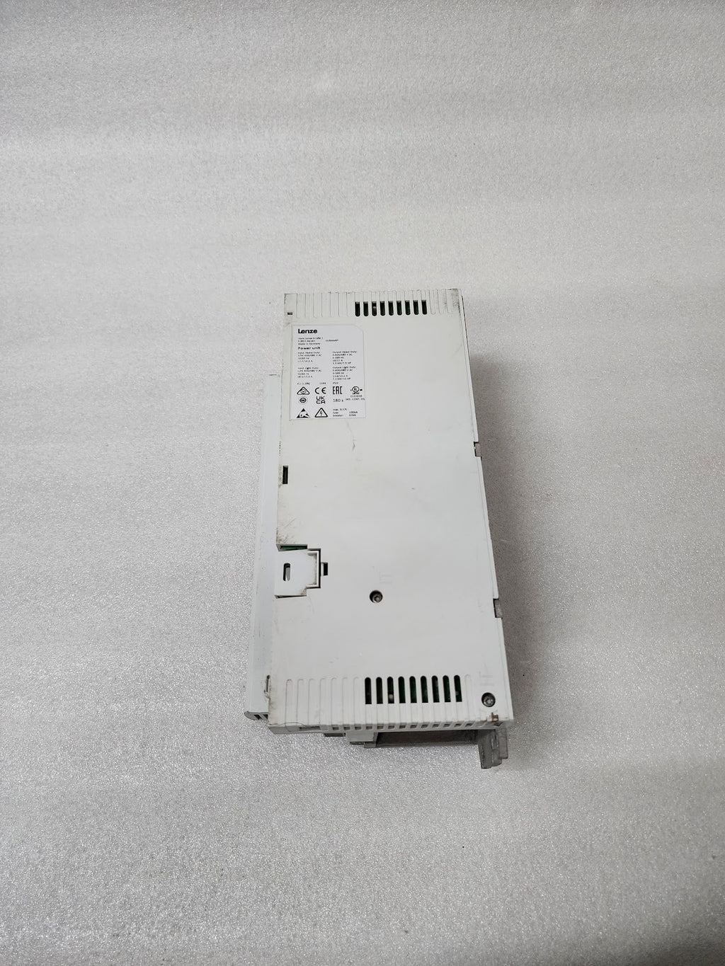 LENZE I5DAE255F10V10000S INVERTER DRIVE 5.5KW/7.5HP 0-400/480VAC MADE IN GERMANY