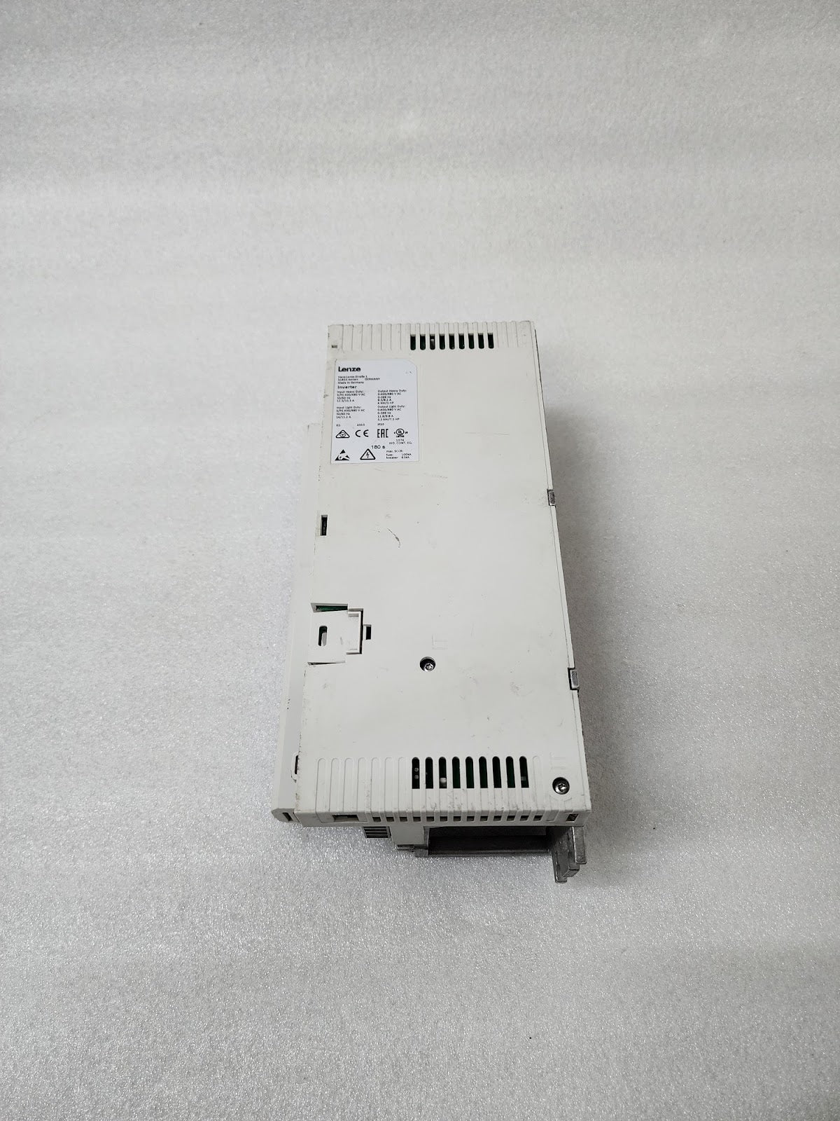 LENZE I55BE240F10V11000S INVERTER DRIVE 4KW/5HP 0-400/480V