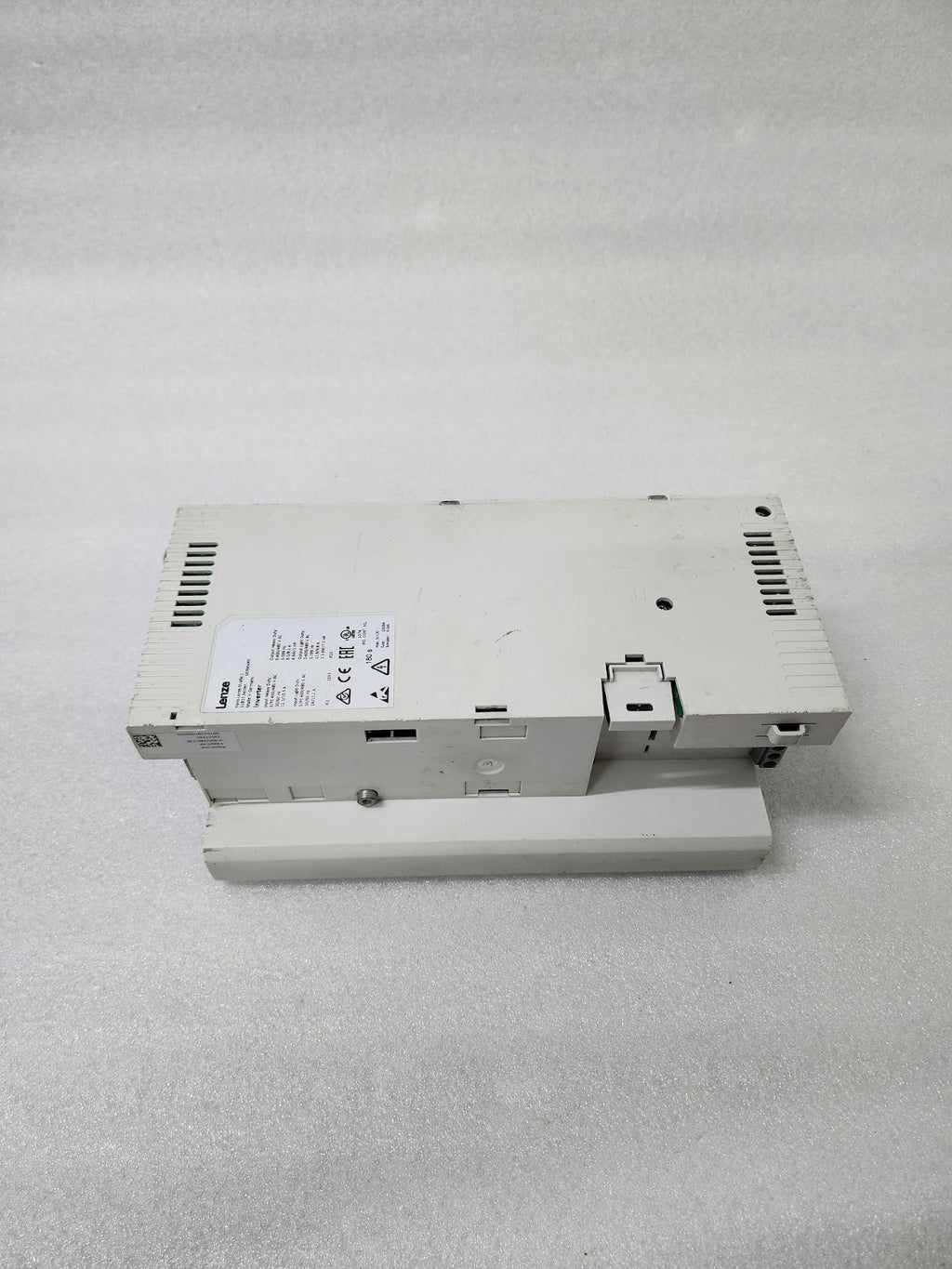 LENZE I55BE240F10V11000S INVERTER DRIVE 4KW/5HP 0-400/480V