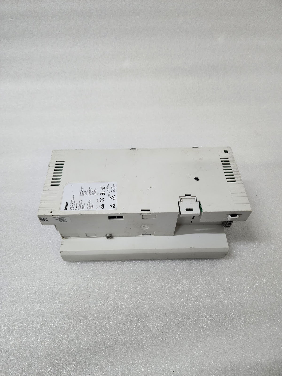 LENZE I55BE240F10V11000S INVERTER DRIVE 4KW/5HP 0-400/480V