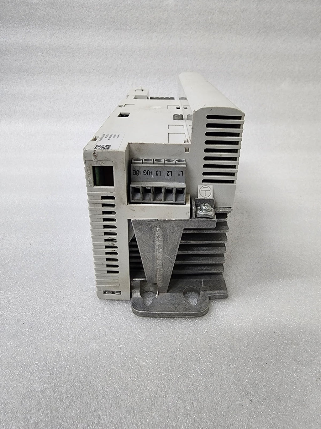 LENZE I55BE240F10V11000S INVERTER DRIVE 4KW/5HP 0-400/480V