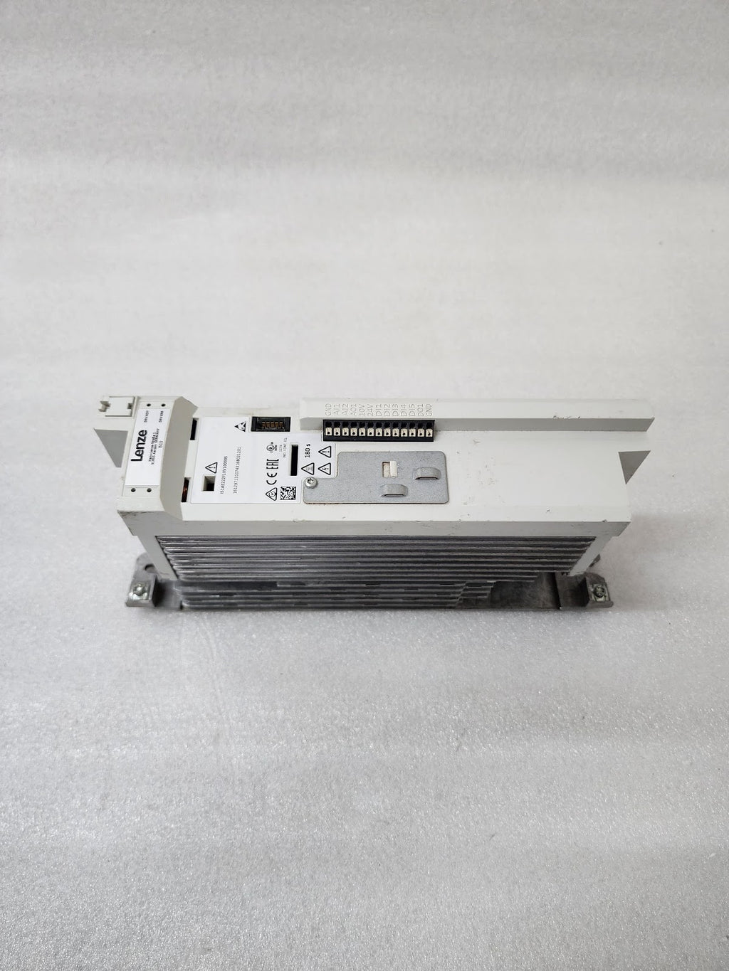 LENZE I51AE222F10V10000S INVERTER DRIVE 2.2KW/3HP 0-400/480V MADE IN GERMANY