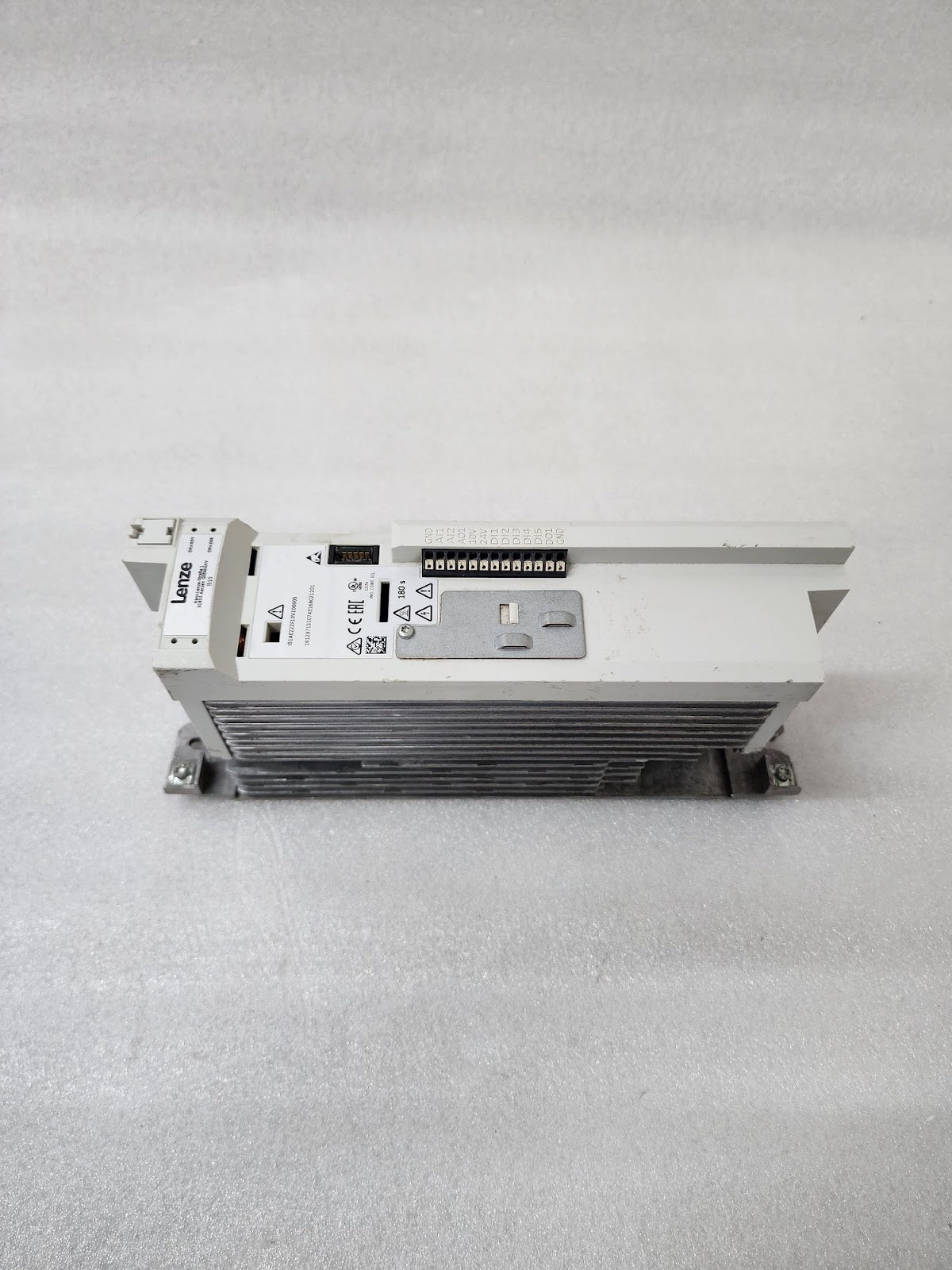 LENZE I51AE222F10V10000S INVERTER DRIVE 2.2KW/3HP 0-400/480V MADE IN GERMANY