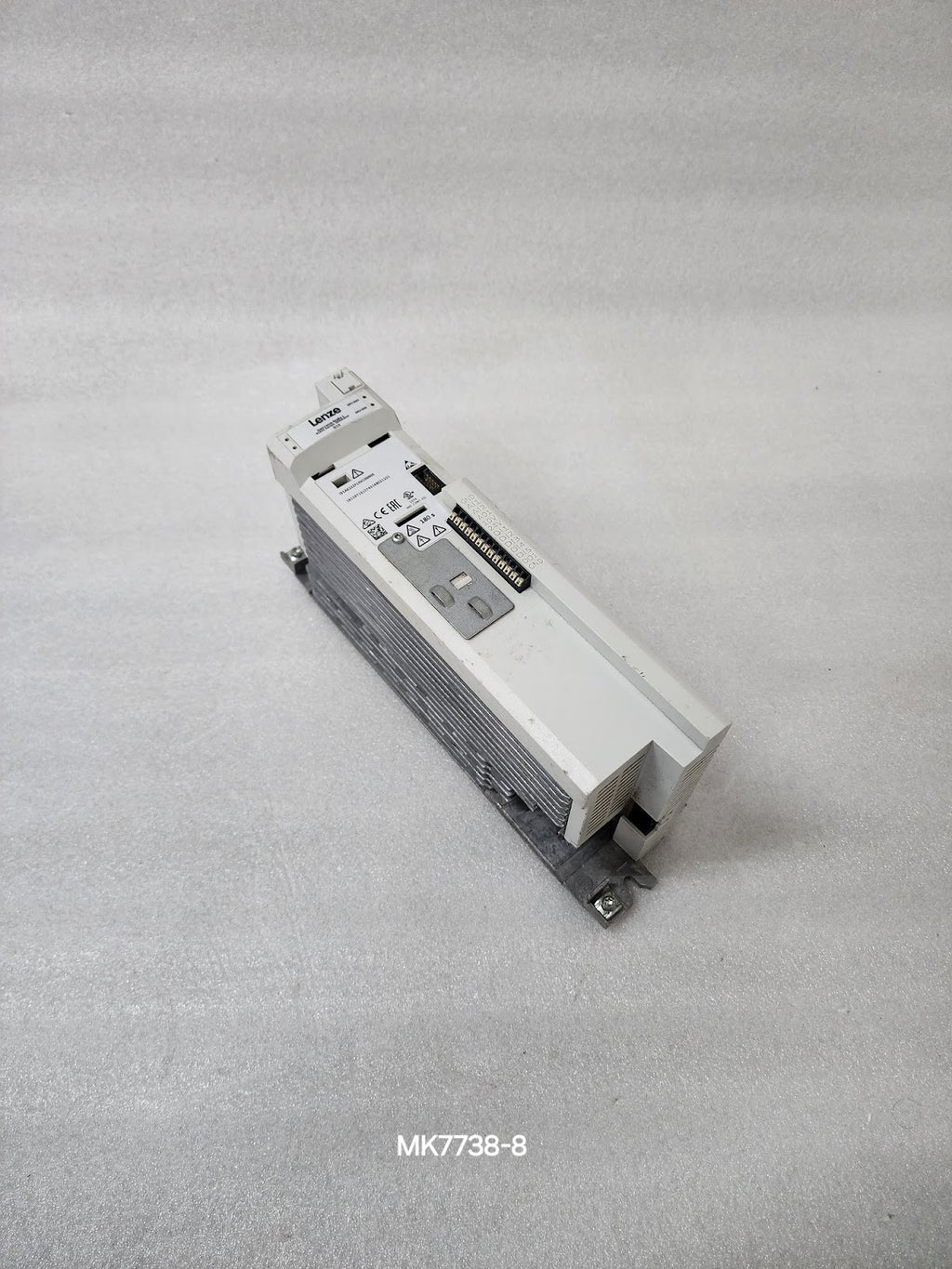 LENZE I51AE222F10V10000S INVERTER DRIVE 2.2KW/3HP 0-400/480V MADE IN GERMANY