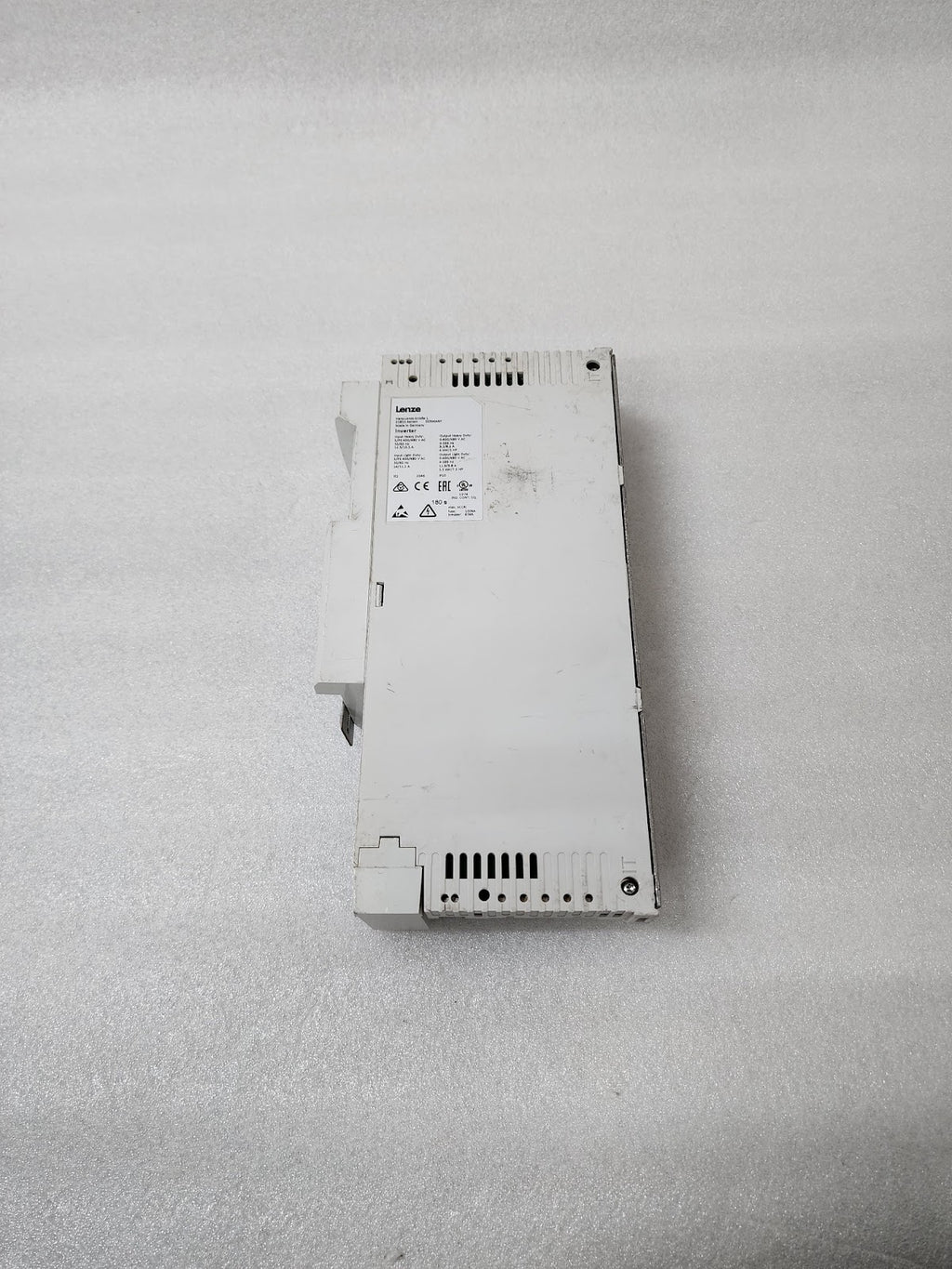 LENZE I51BE240F10V10000S INVERTER DRIVE 4KW/5HP 0-400/480V