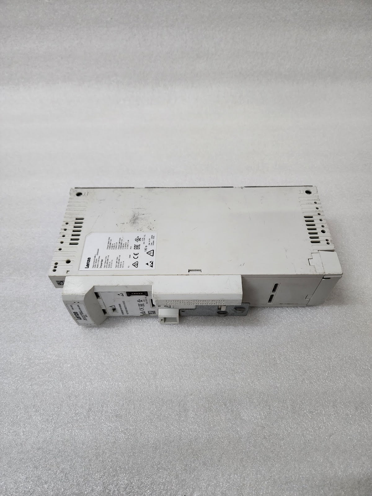 LENZE I51BE240F10V10000S INVERTER DRIVE 4KW/5HP 0-400/480V