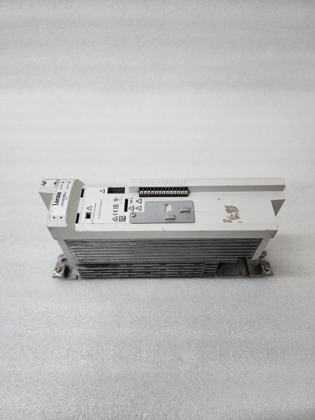 LENZE I51AE215F10V10000S INVERTER DRIVE 1.5KW/2HP 0-400/480V MADE IN GERMANY
